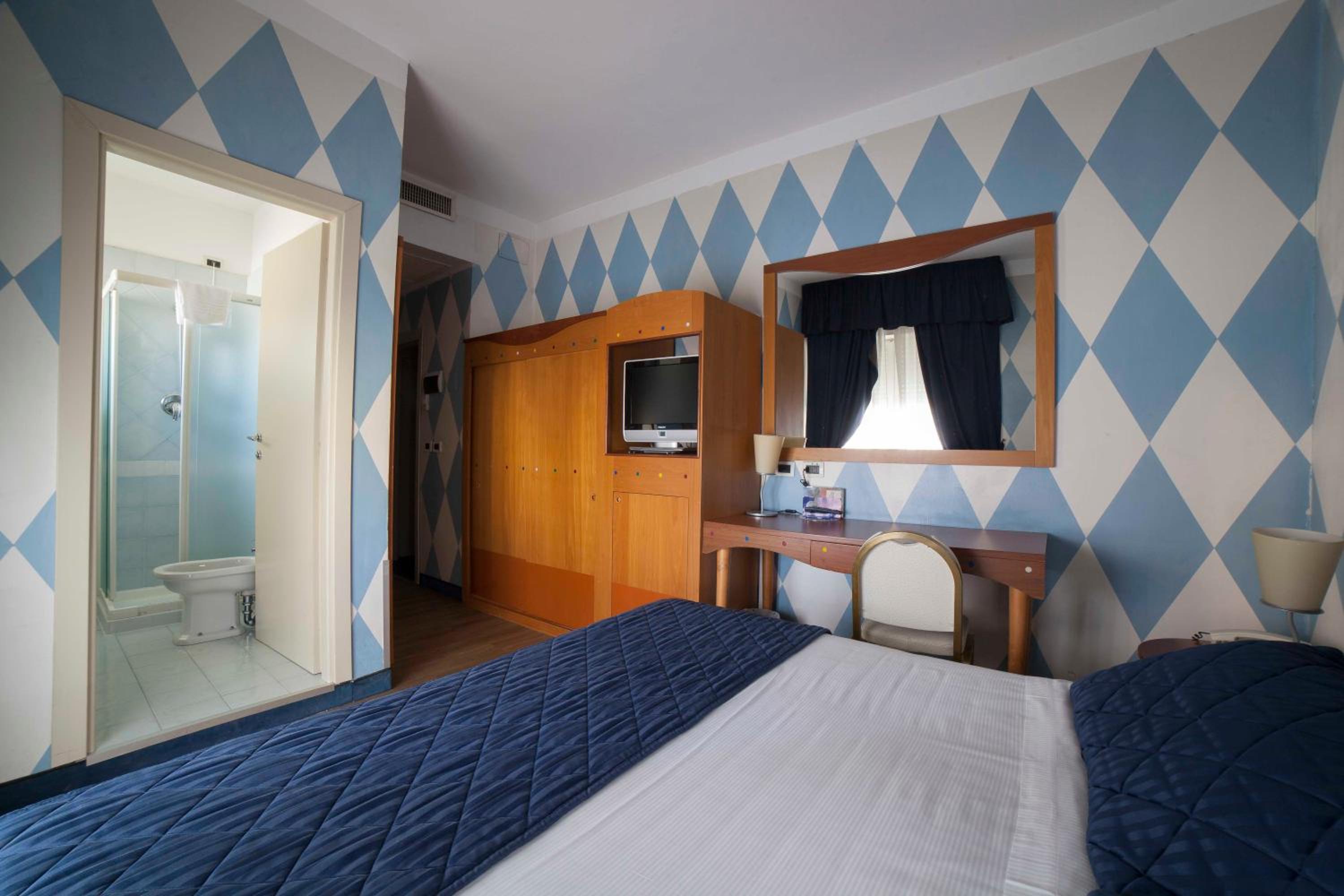 Standard Double Room - Photo 2