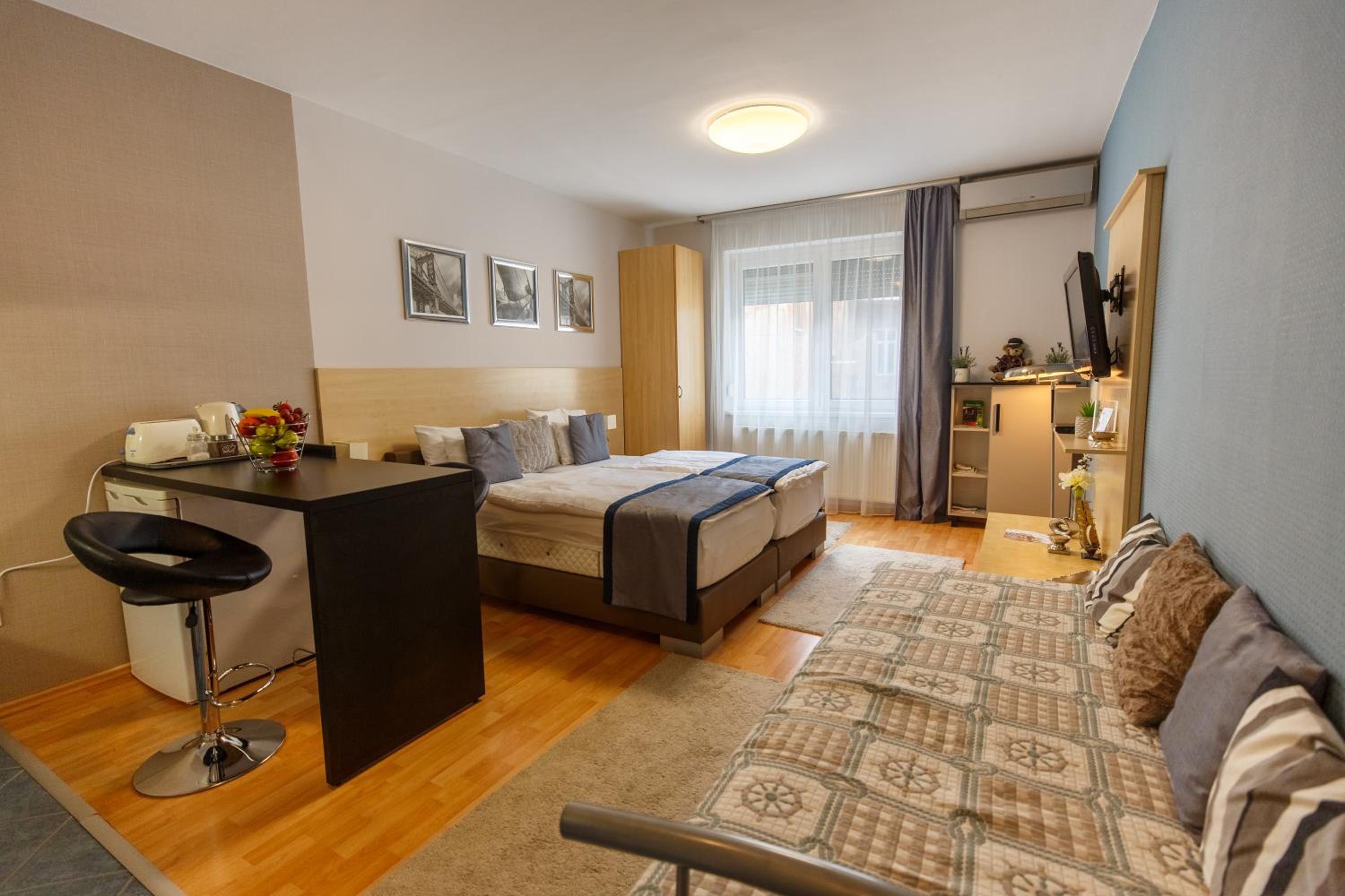 Studio Apartment - Photo 7
