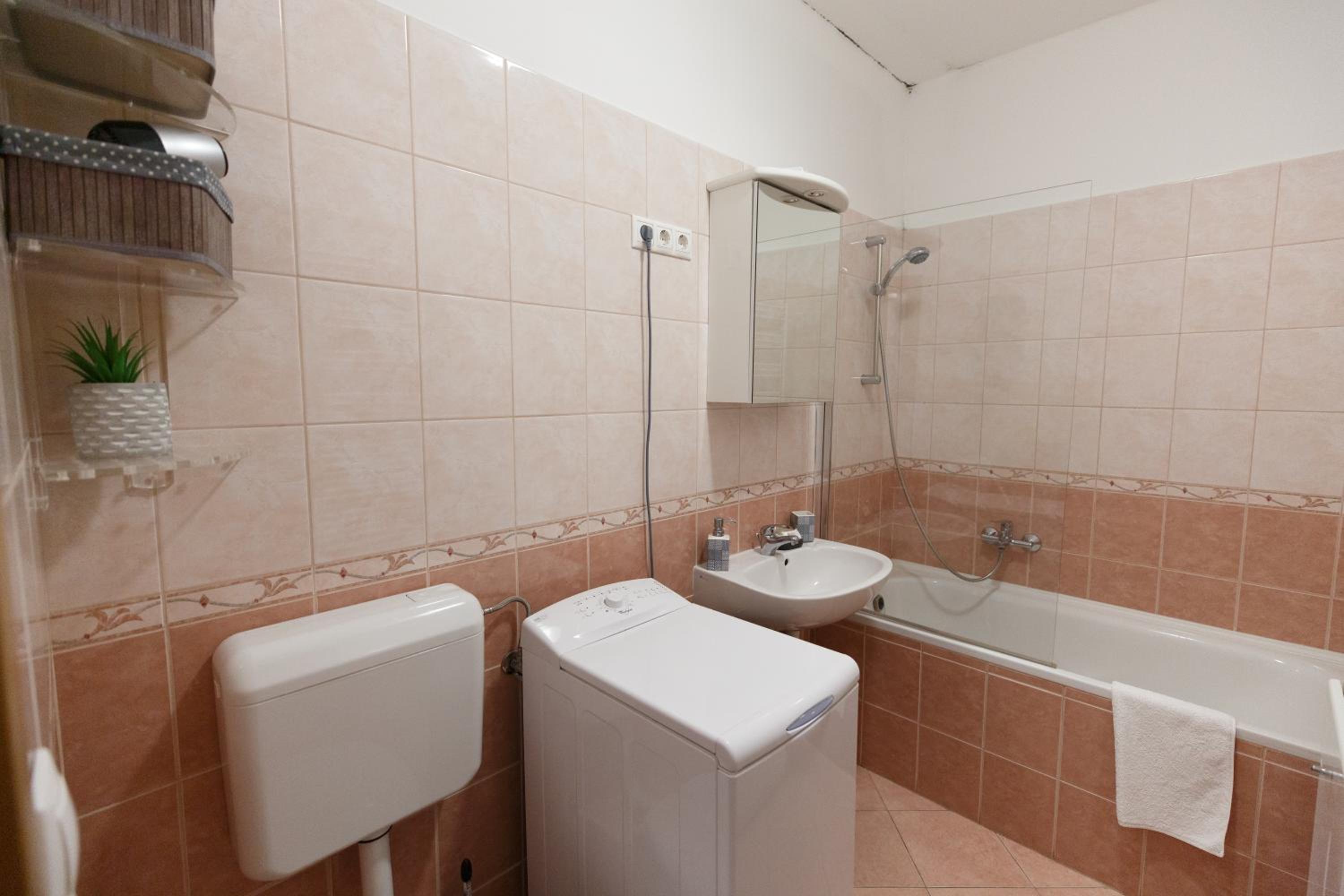 Studio Apartment - Photo 5