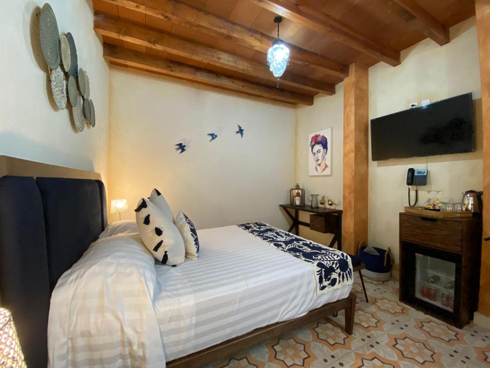 Superior Queen Room with Two Queen Beds - Photo 2