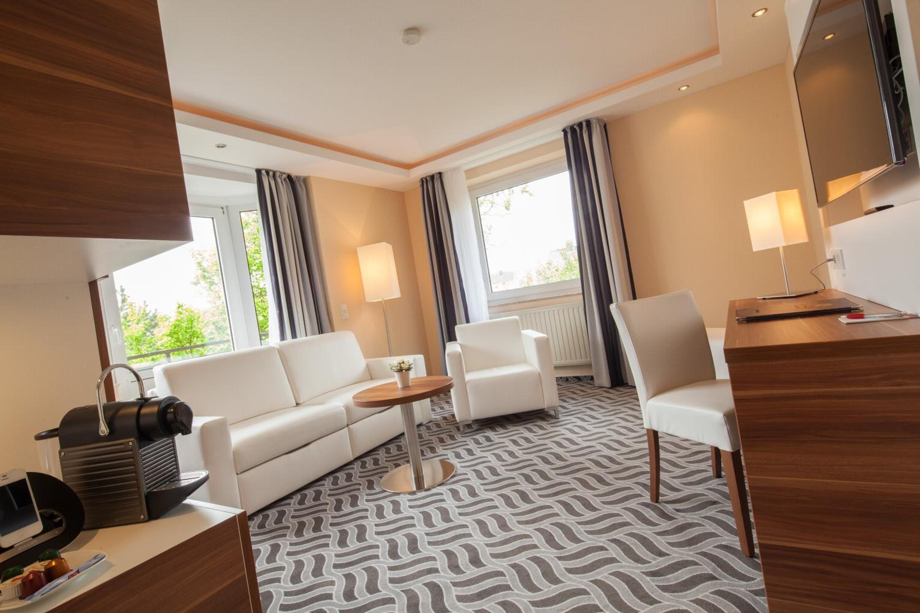 One-Bedroom Suite - Photo 1