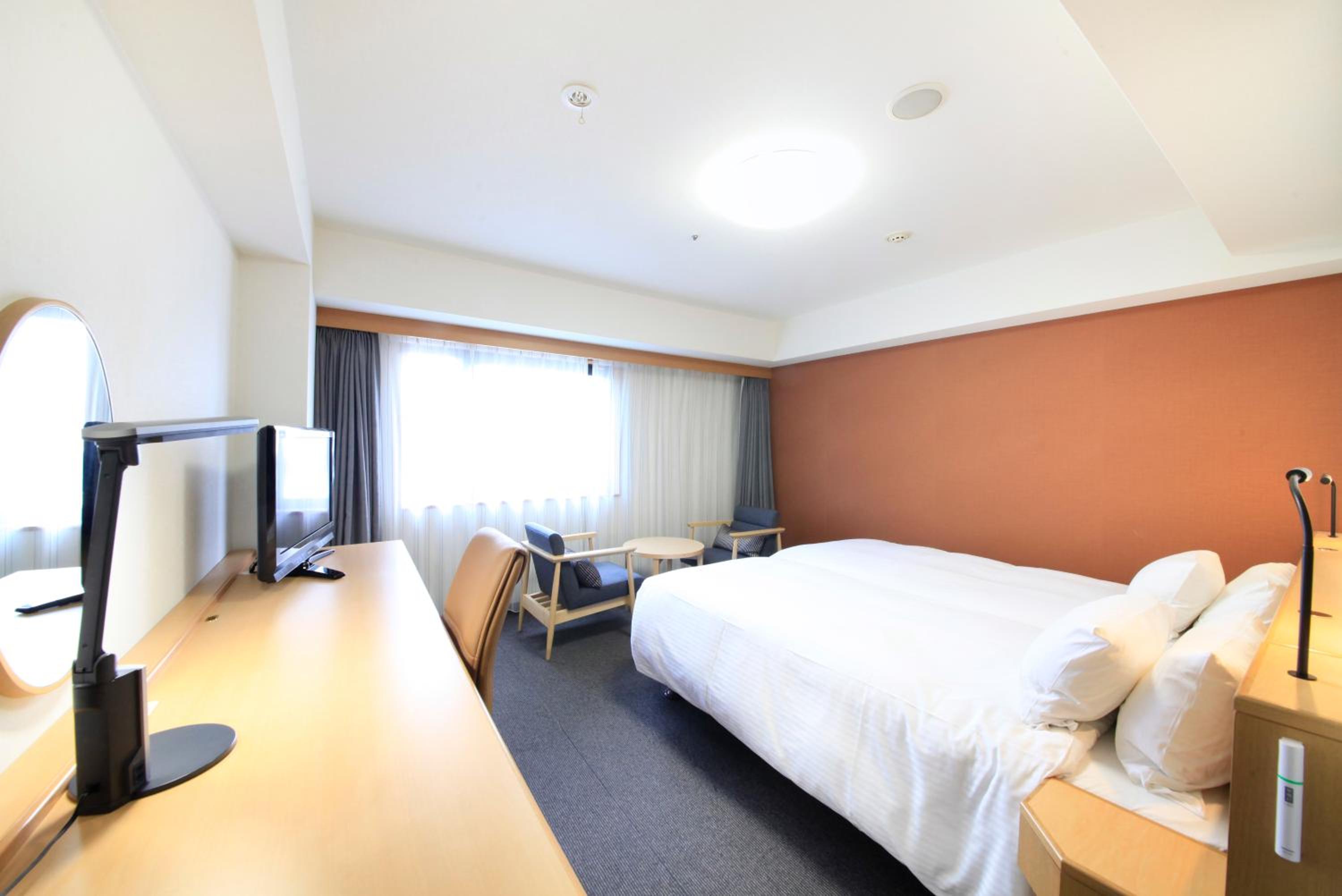 Deluxe Double Room (1 Adult) - Smoking photo 2