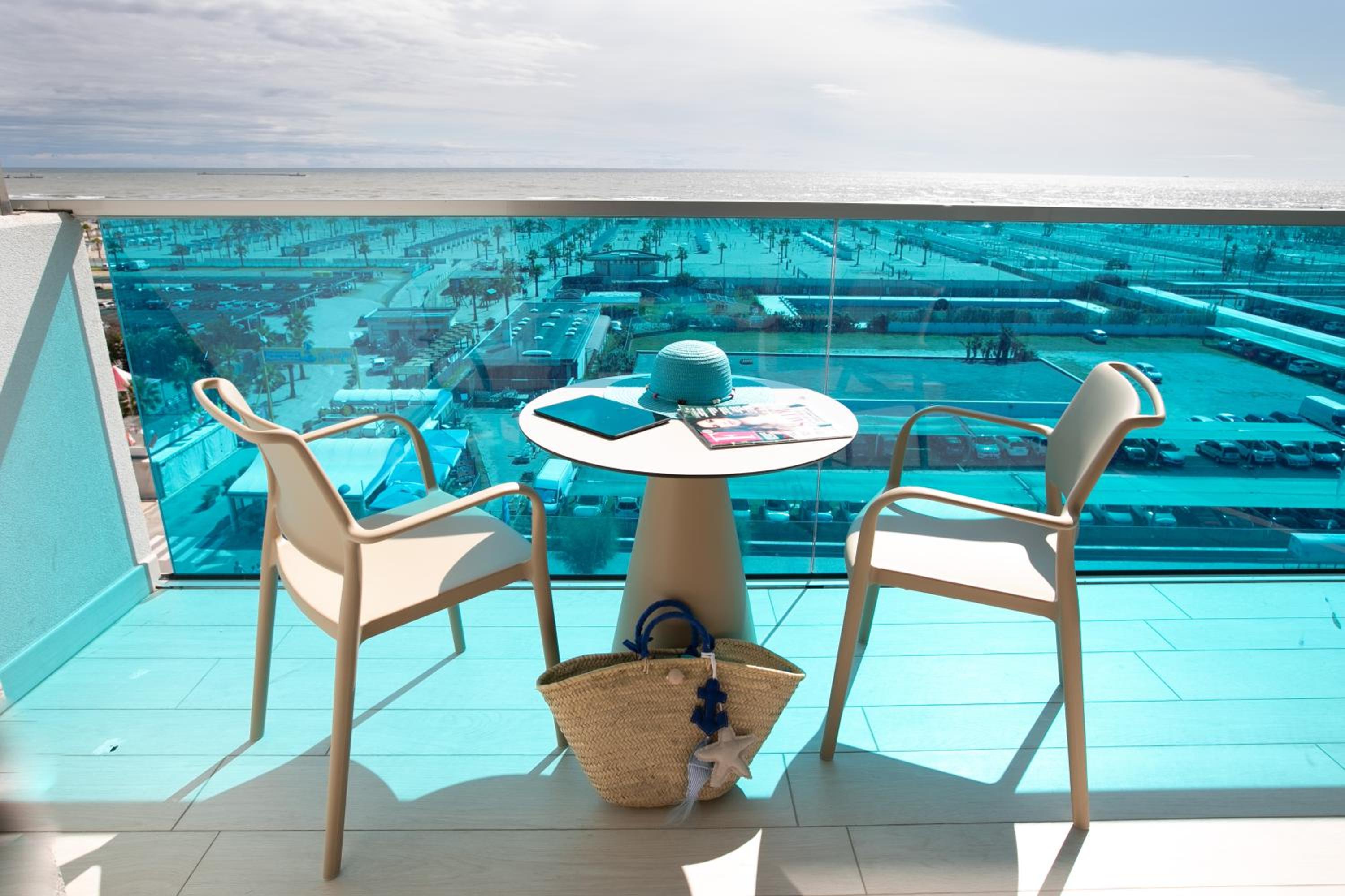 Superior Double Room with Sea View - Photo 2