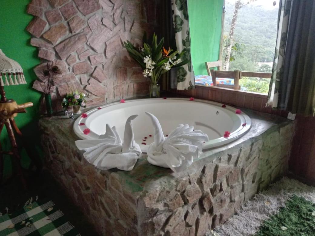 Deluxe Double Room with Bath - Photo 17
