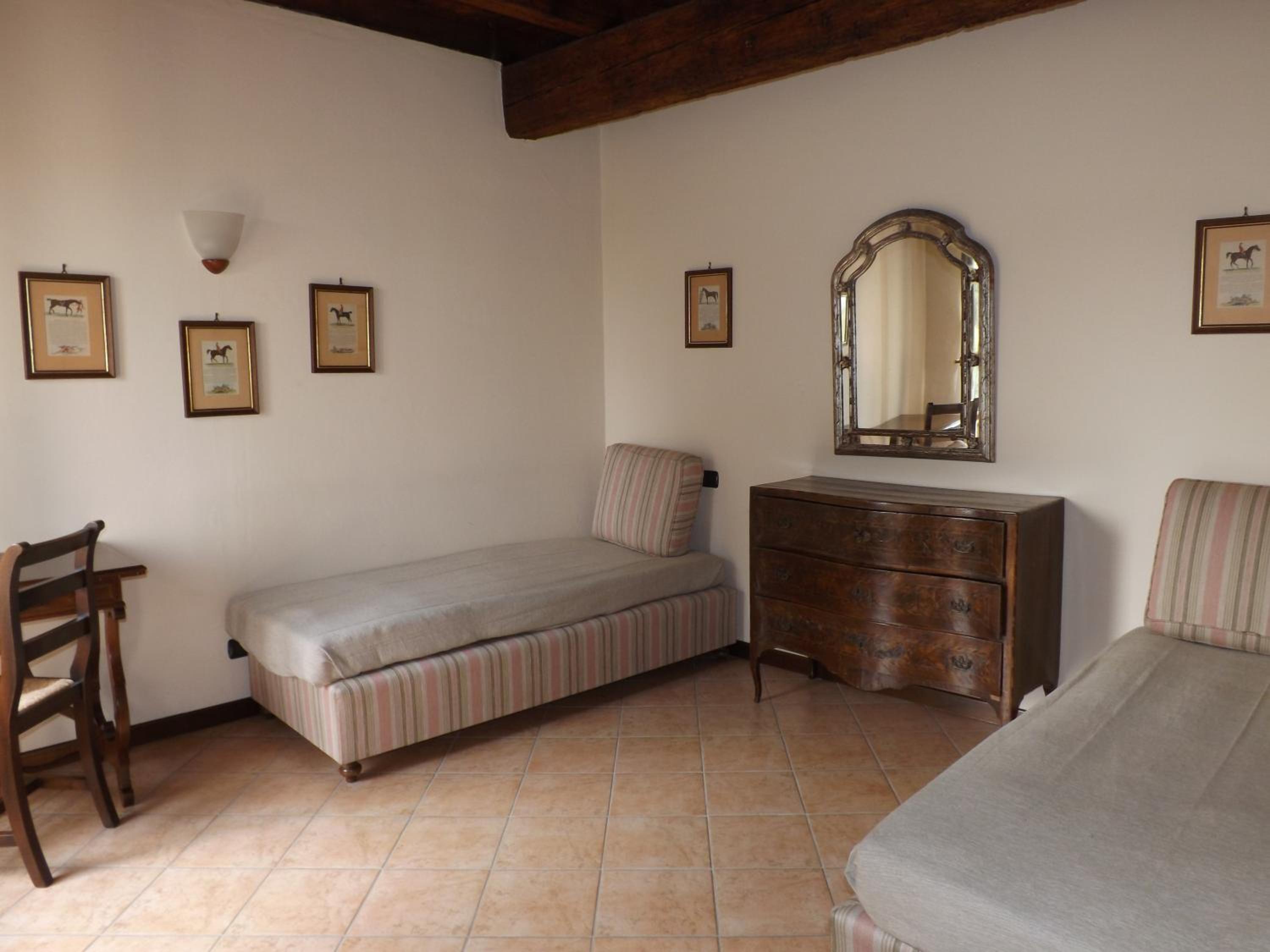 Family Room - Photo 11