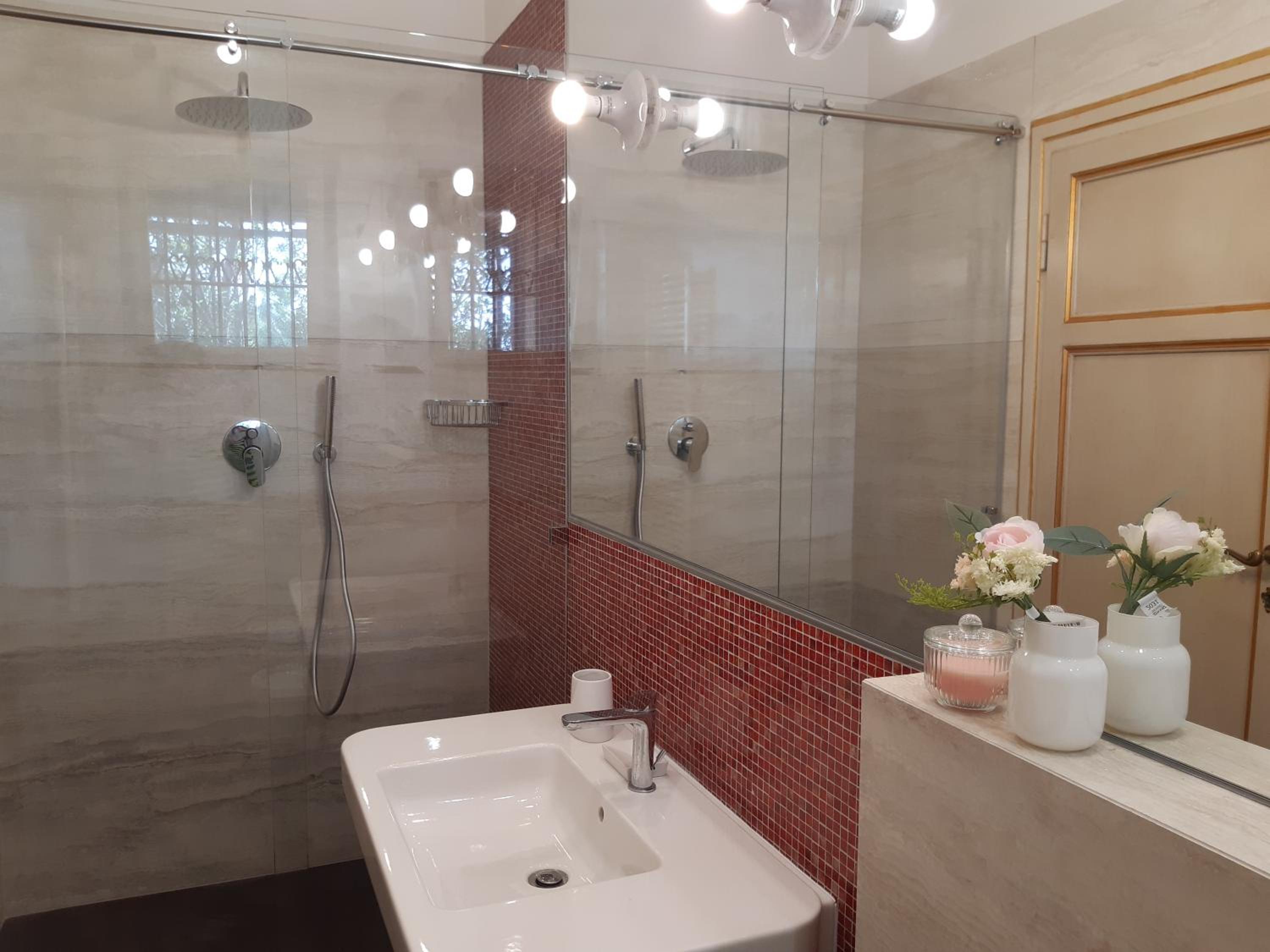 Deluxe Double Room with Extra Bed photo 3