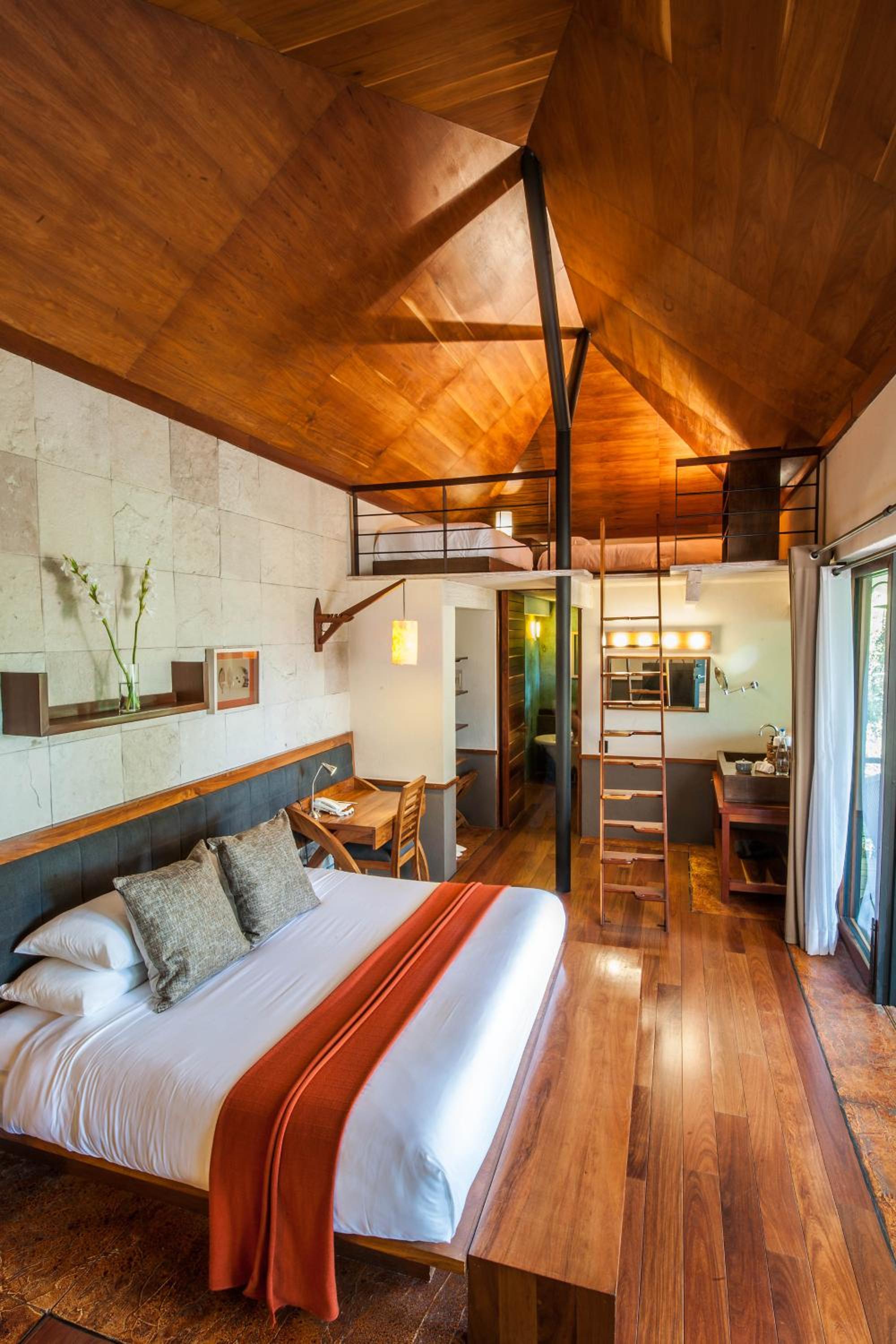 King Suite - Photo 3