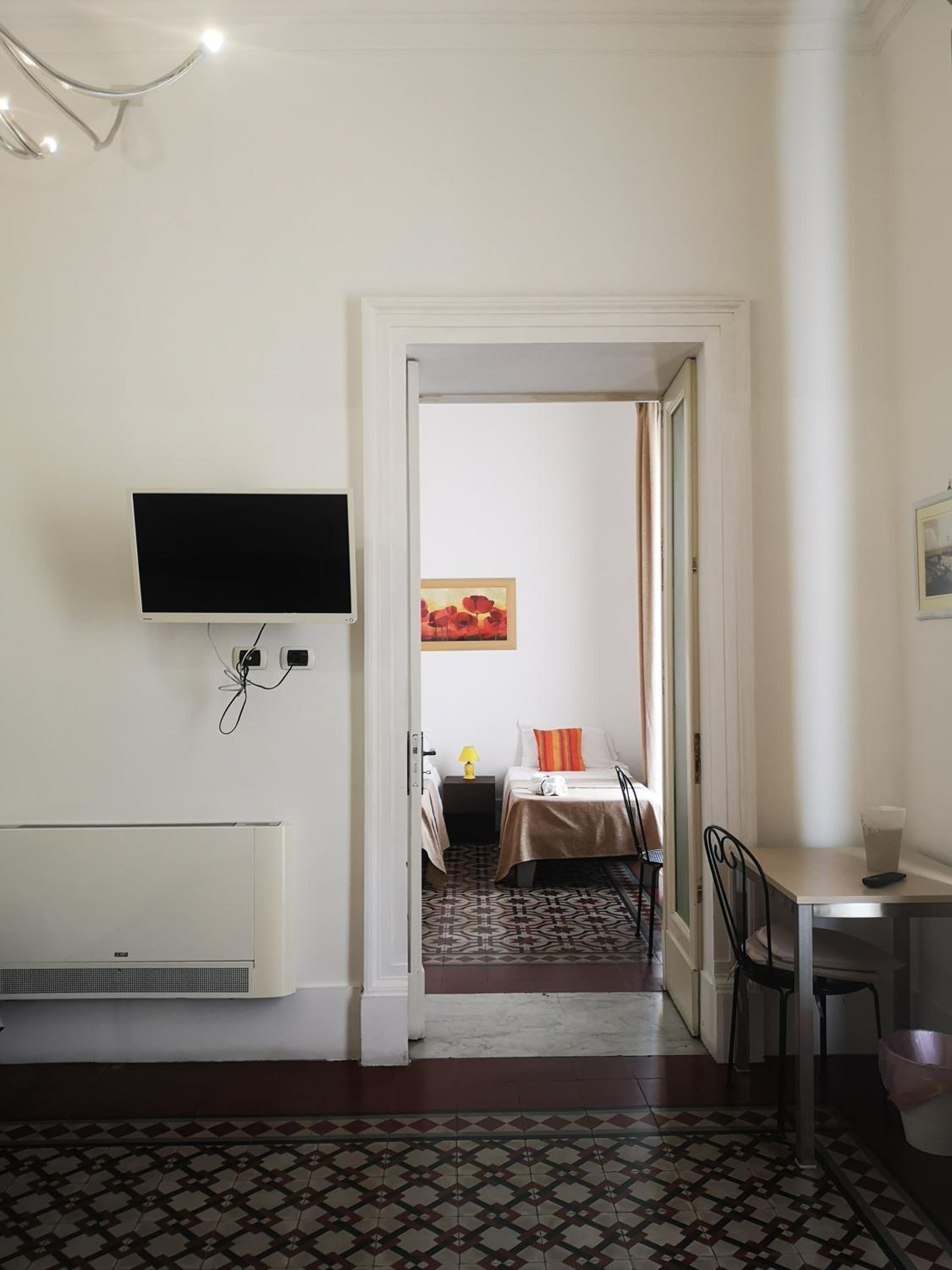 Junior Suite with Balcony - Photo 7