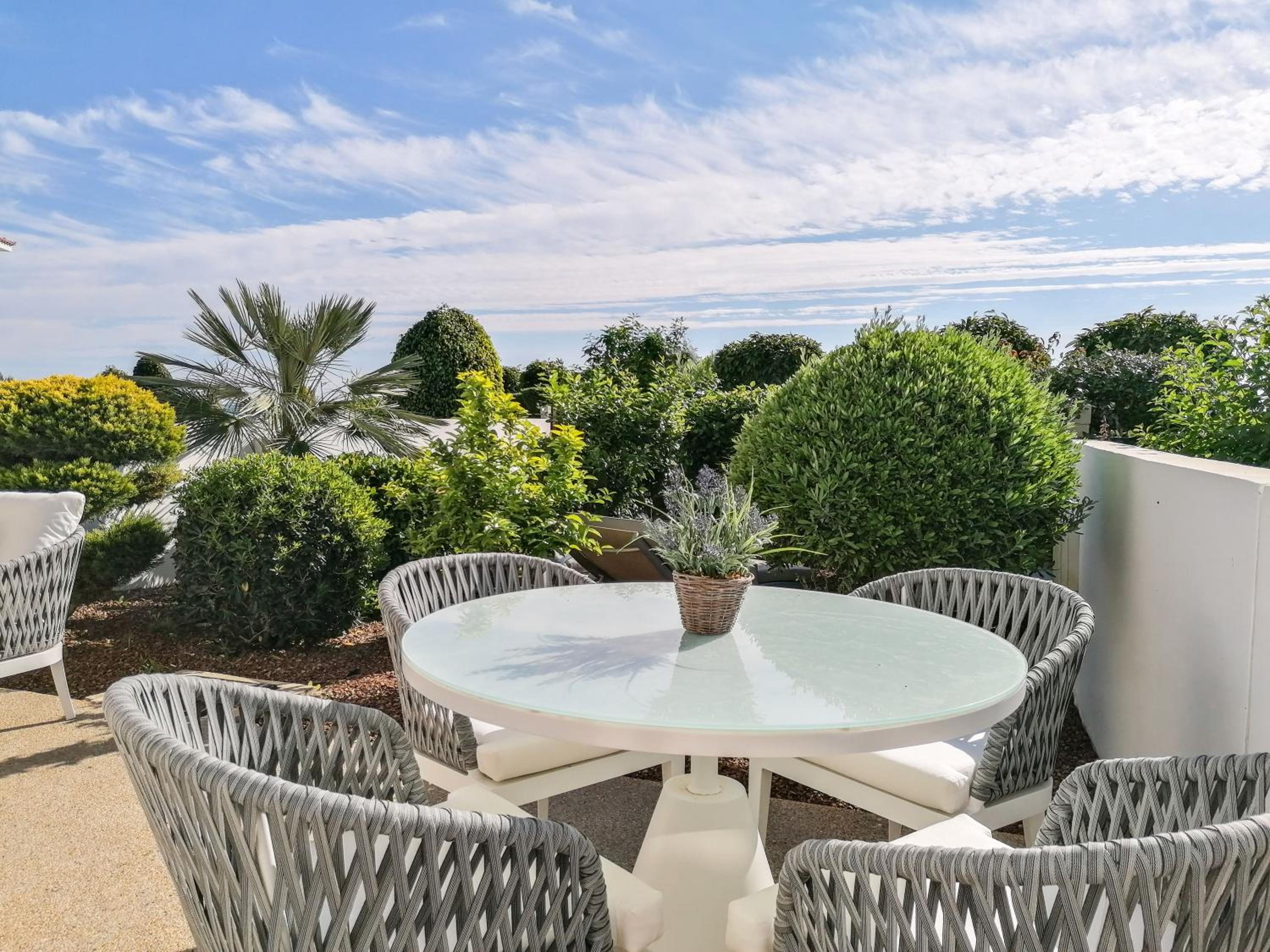 Three-Bedroom Villa with Side Sea View - Photo 15