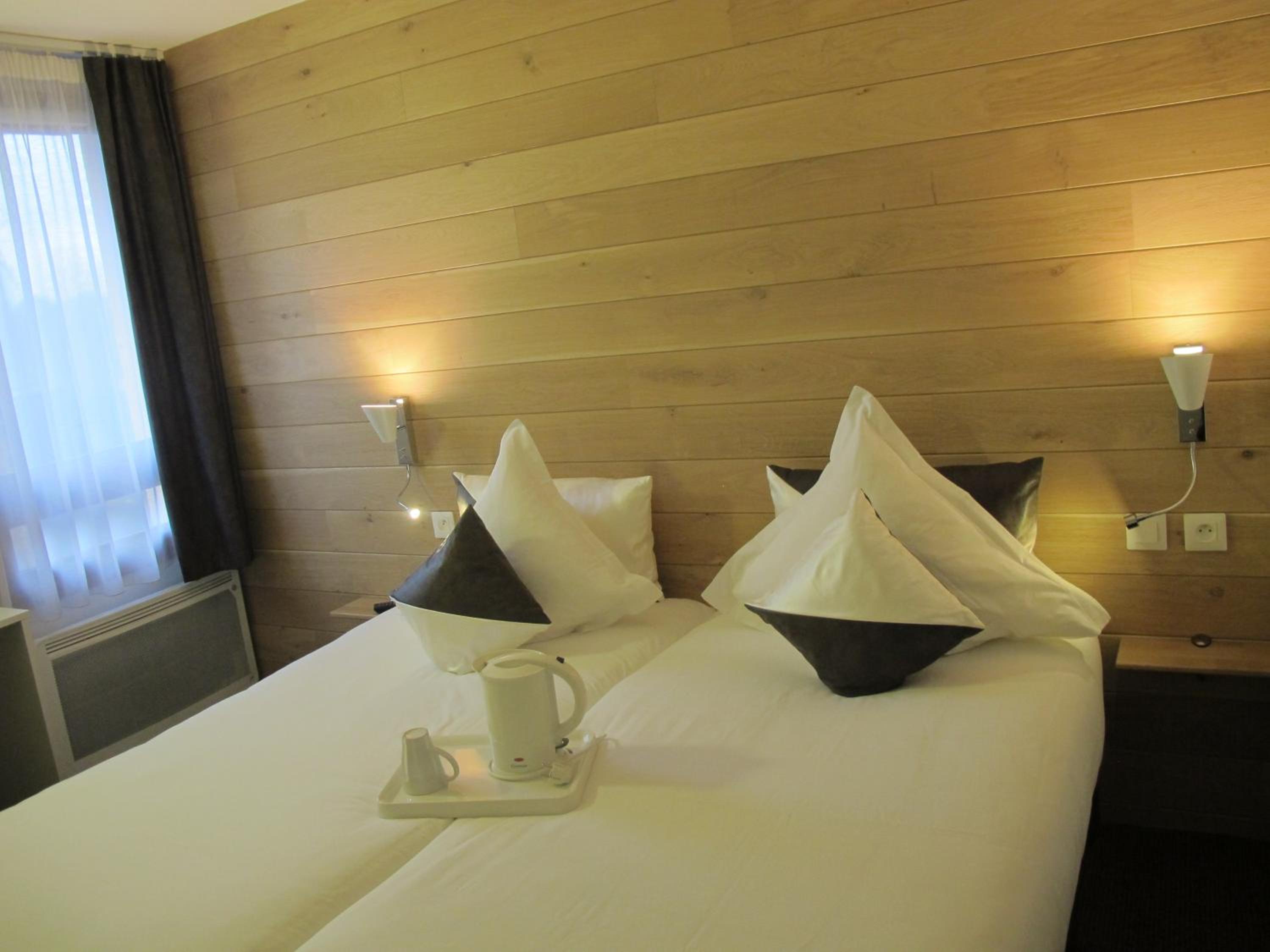 Standard Twin Room - Non-Smoking - Photo 2