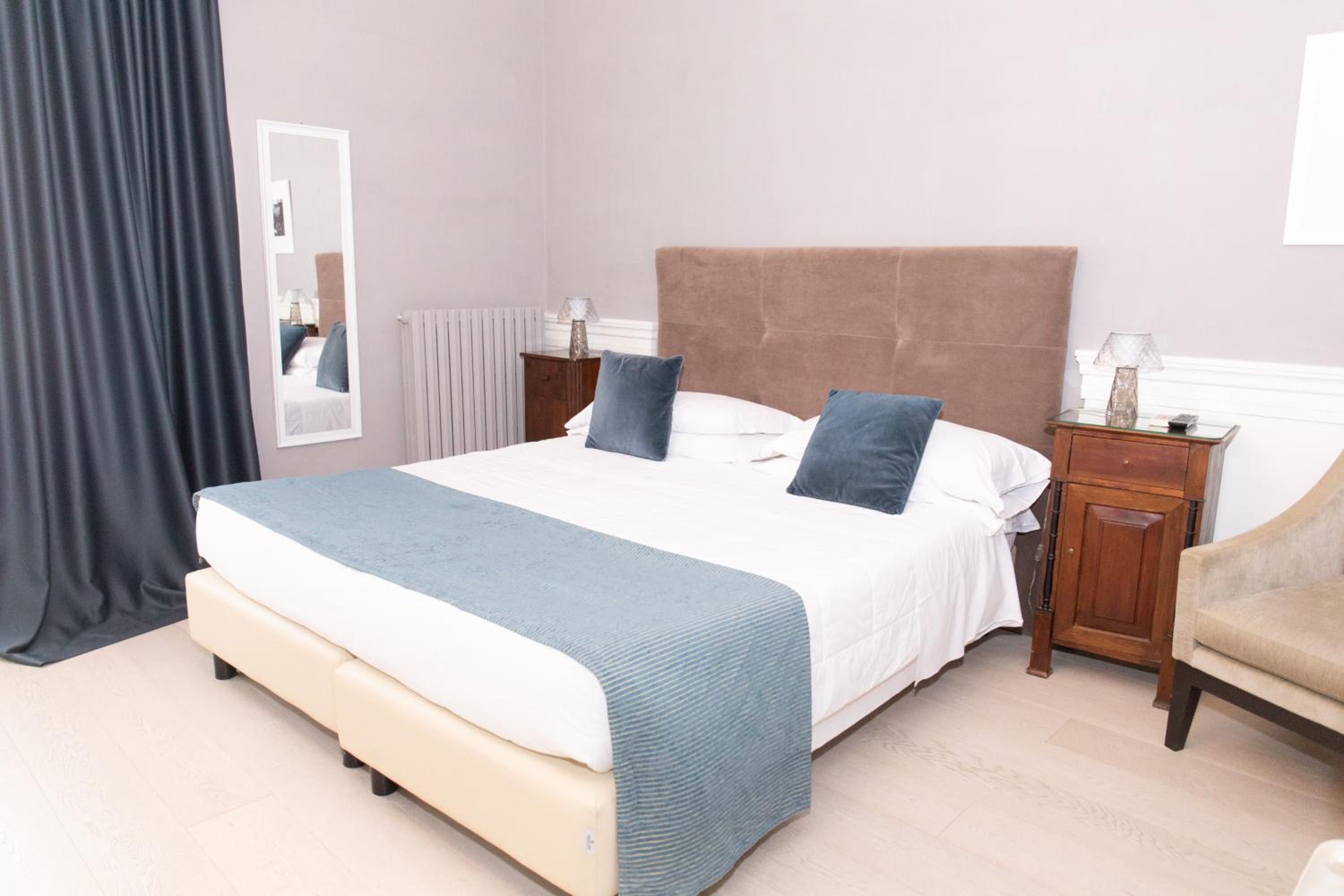 Classic Double or Twin Room - Photo 1