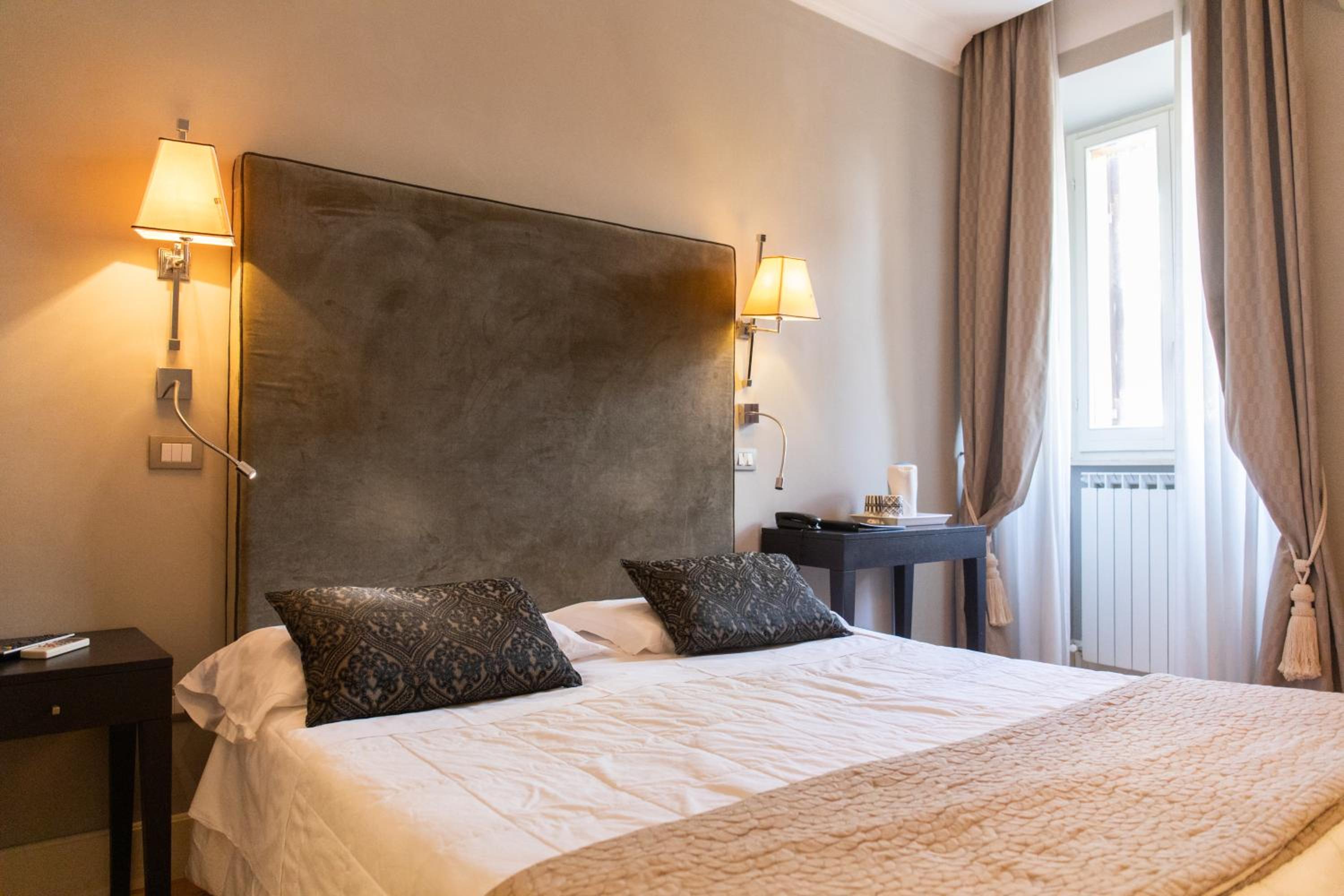 Classic Double or Twin Room - Photo 14