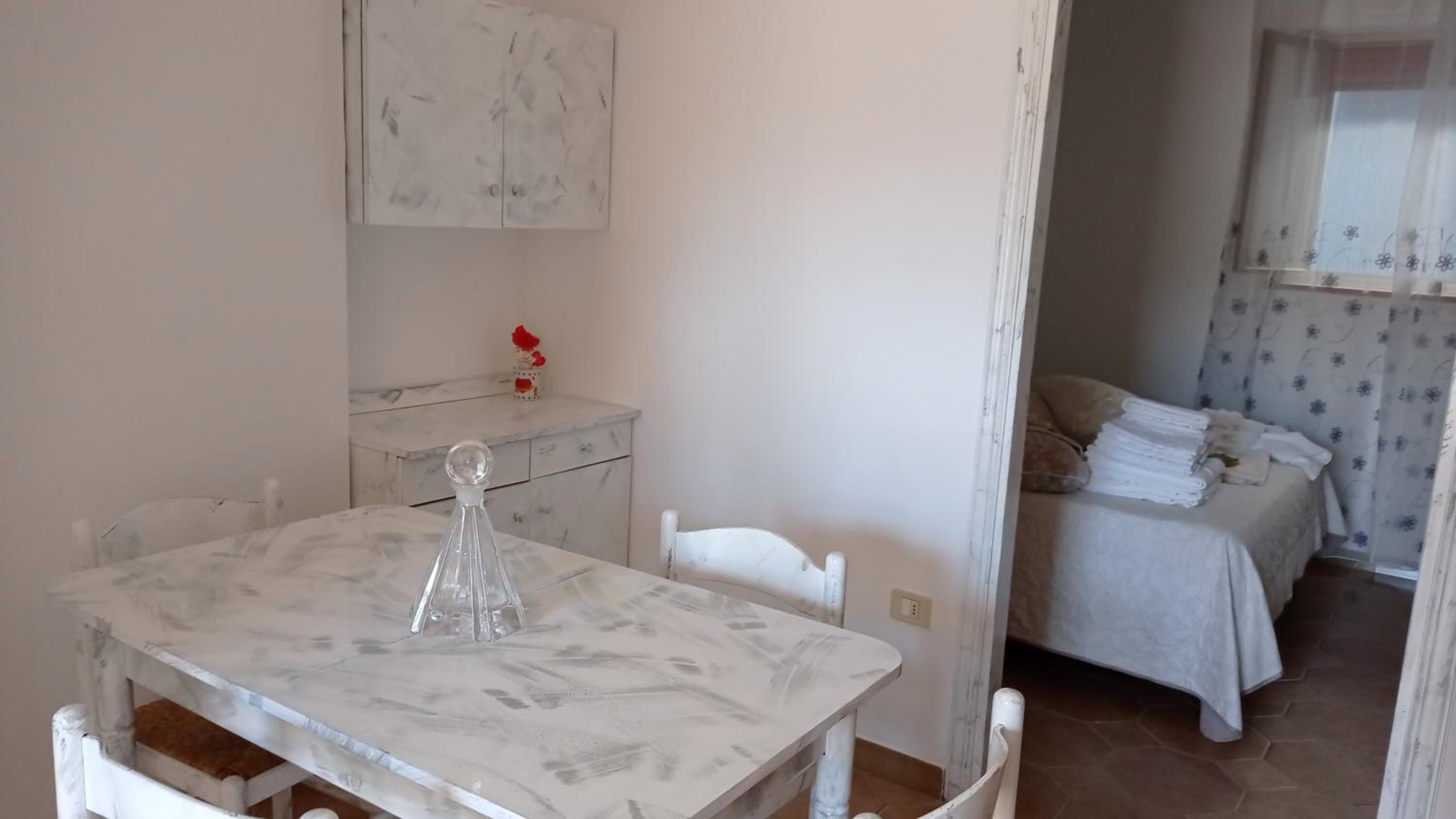 One-Bedroom House - Photo 23