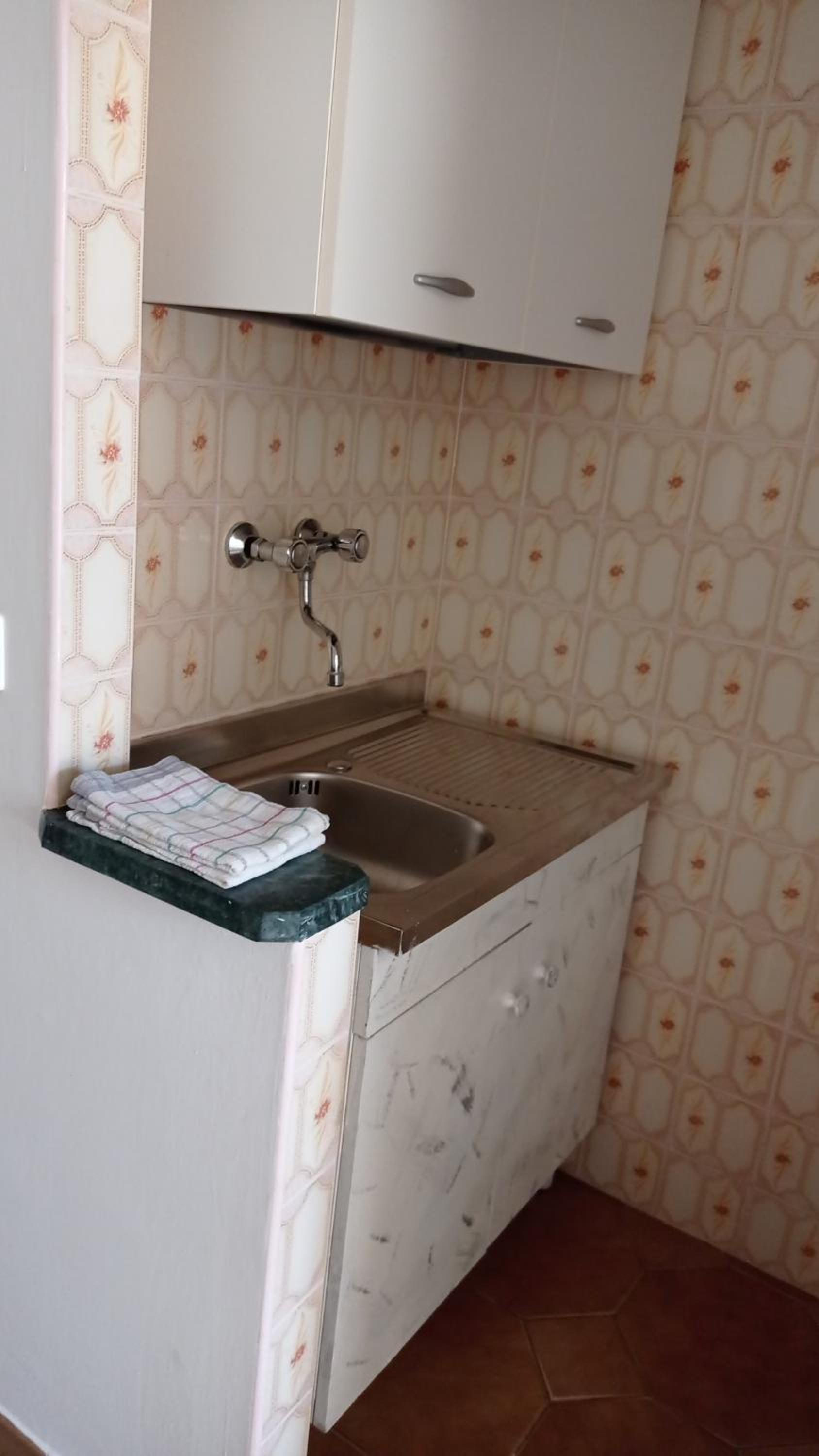 One-Bedroom House - Photo 15