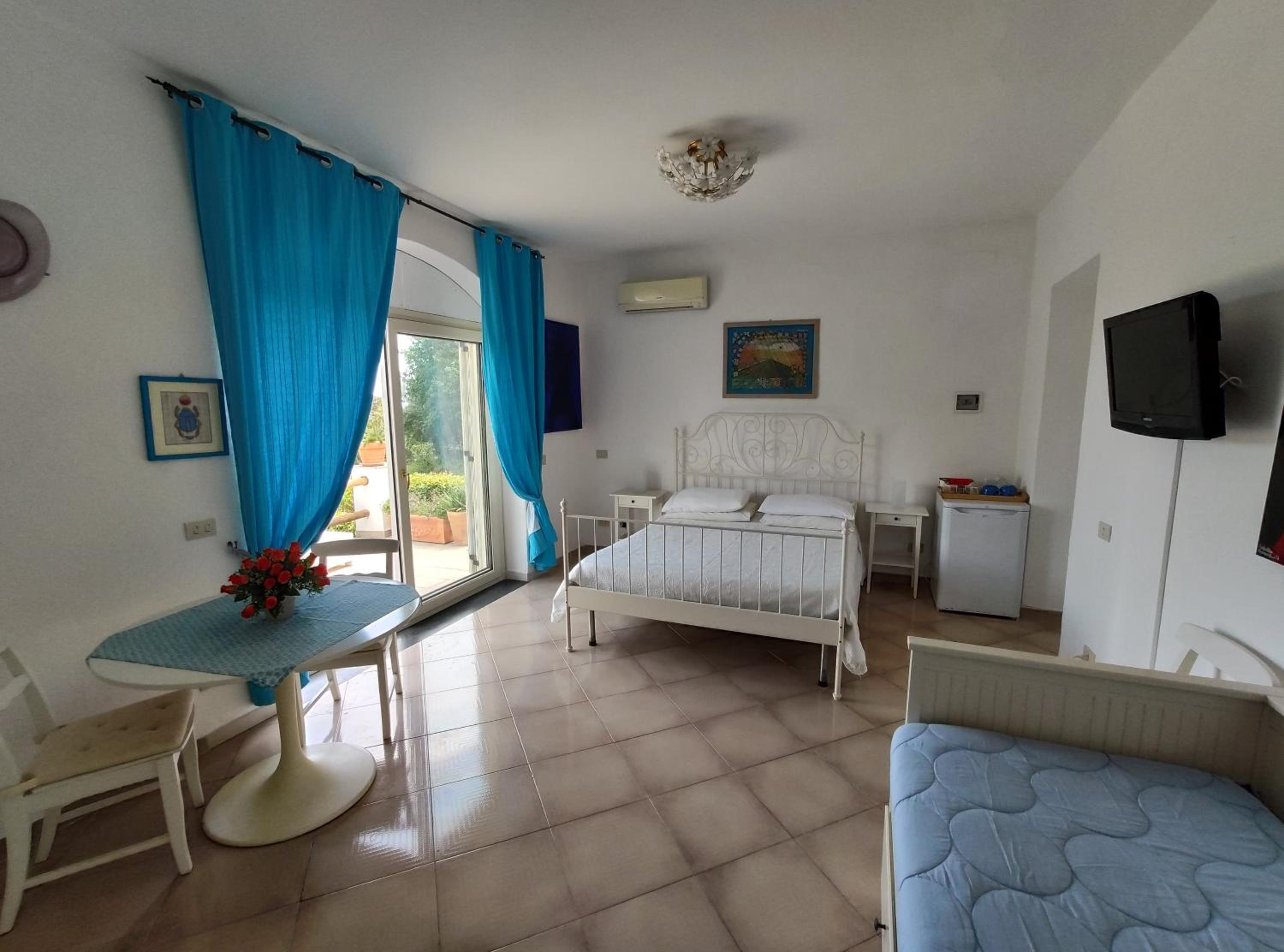 Quadruple Room with Sea View