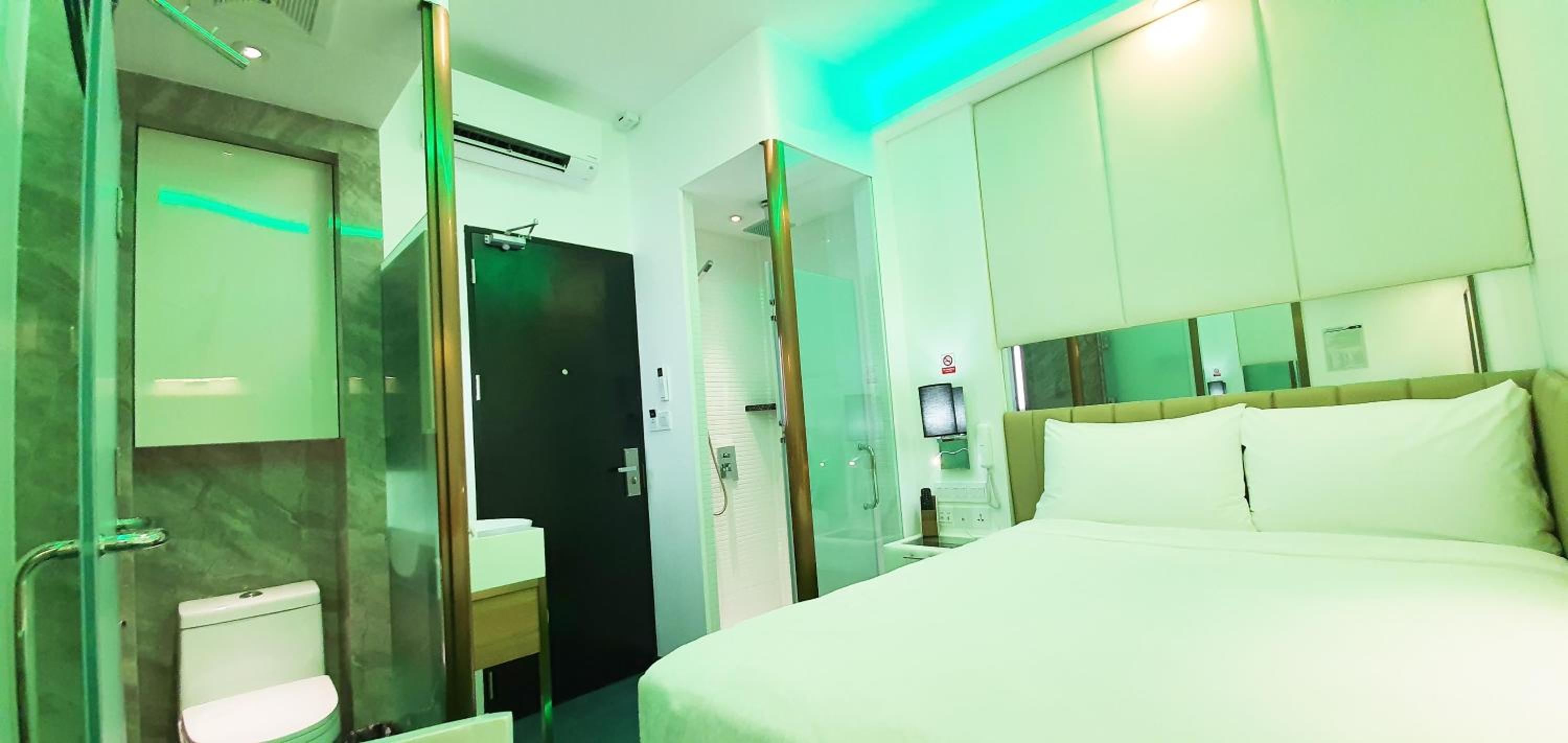 Deluxe Room - Photo 7