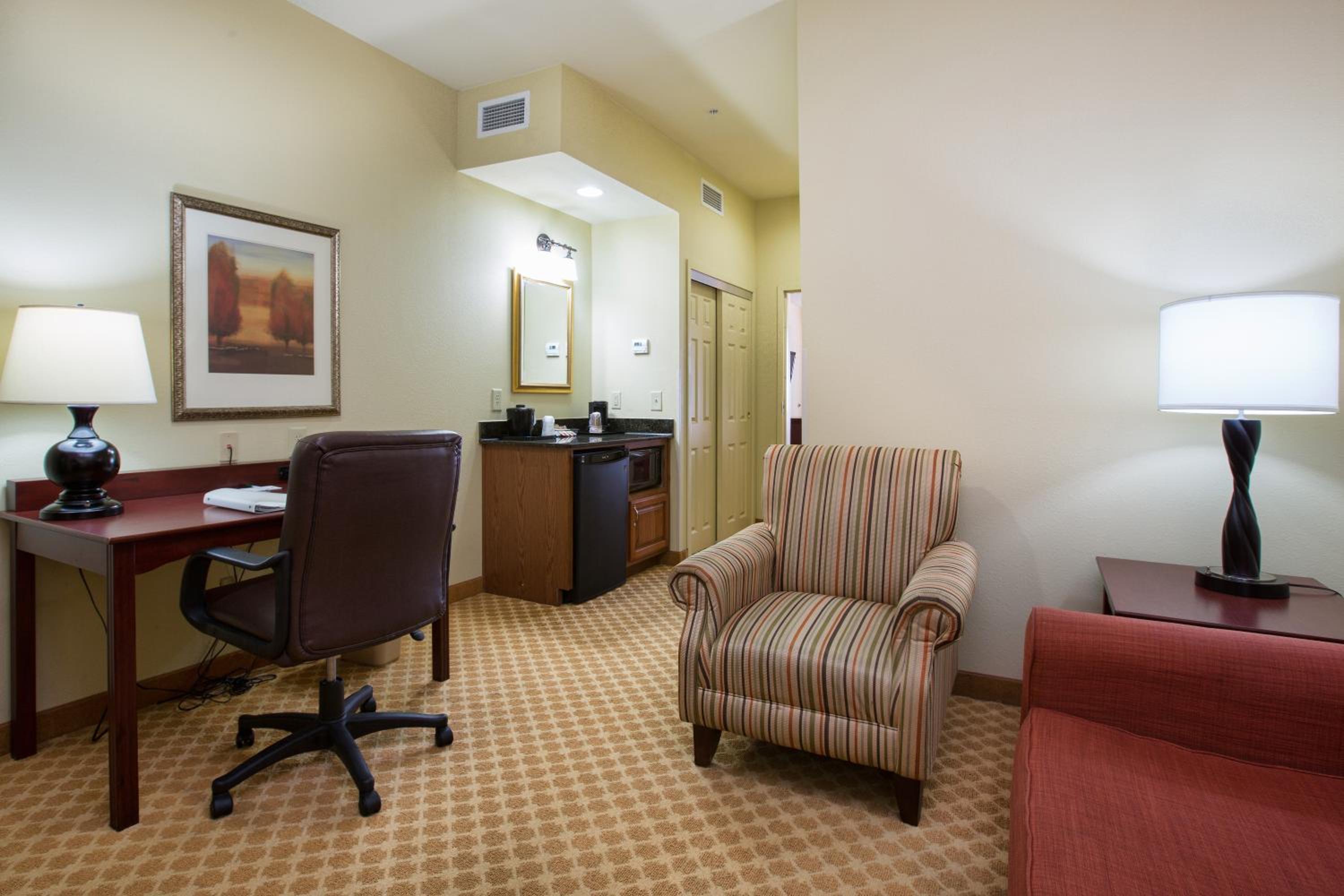 One-Bedroom King Suite with Sofa Bed - Non-Smoking - Photo 6