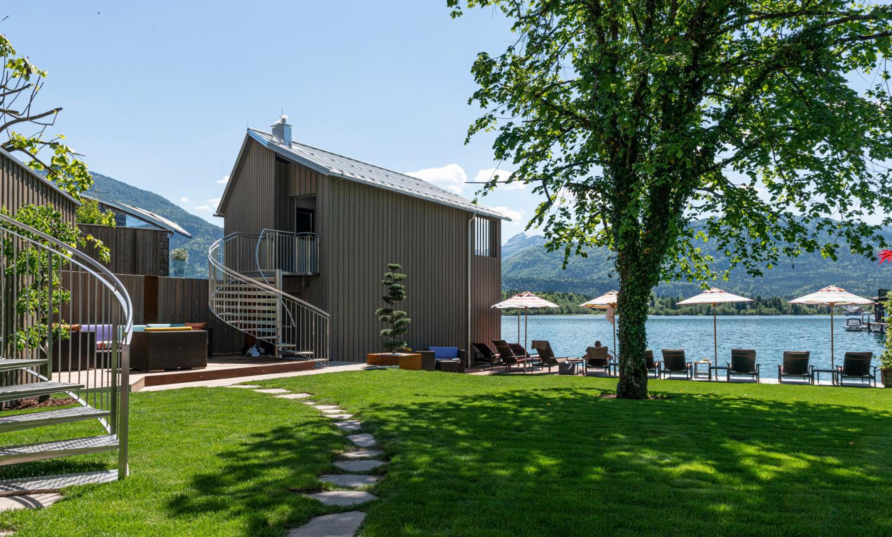 Boat House with Lake View and Balcony photo 2