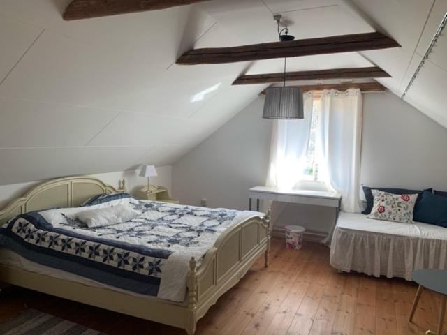 Two-Bedroom Apartment - Photo 16