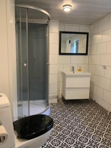 Two-Bedroom Apartment - Photo 12