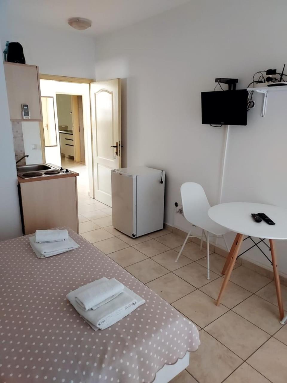 Studio with Balcony (3 Adults)  photo 1