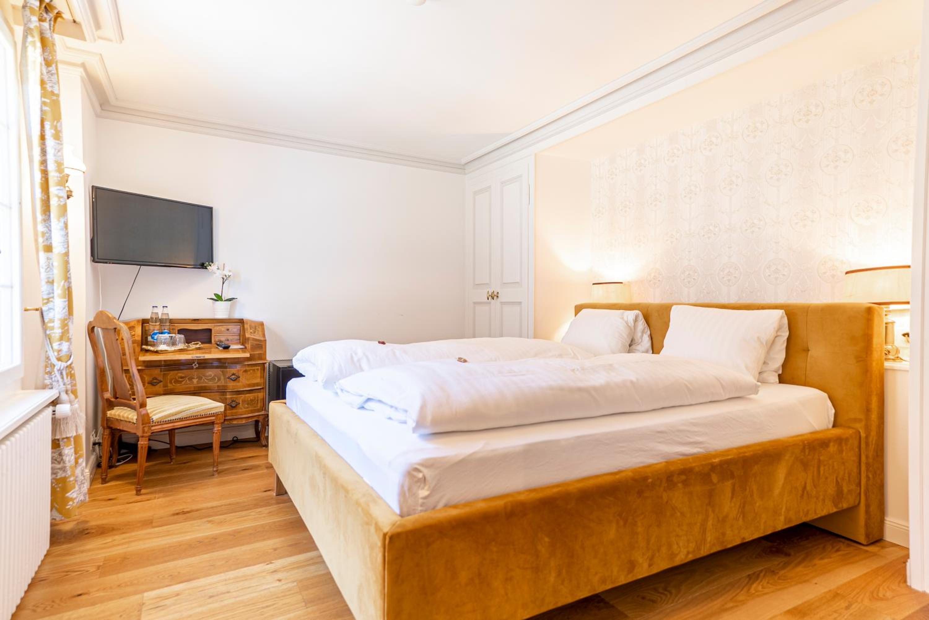Double Room Small - Photo 1
