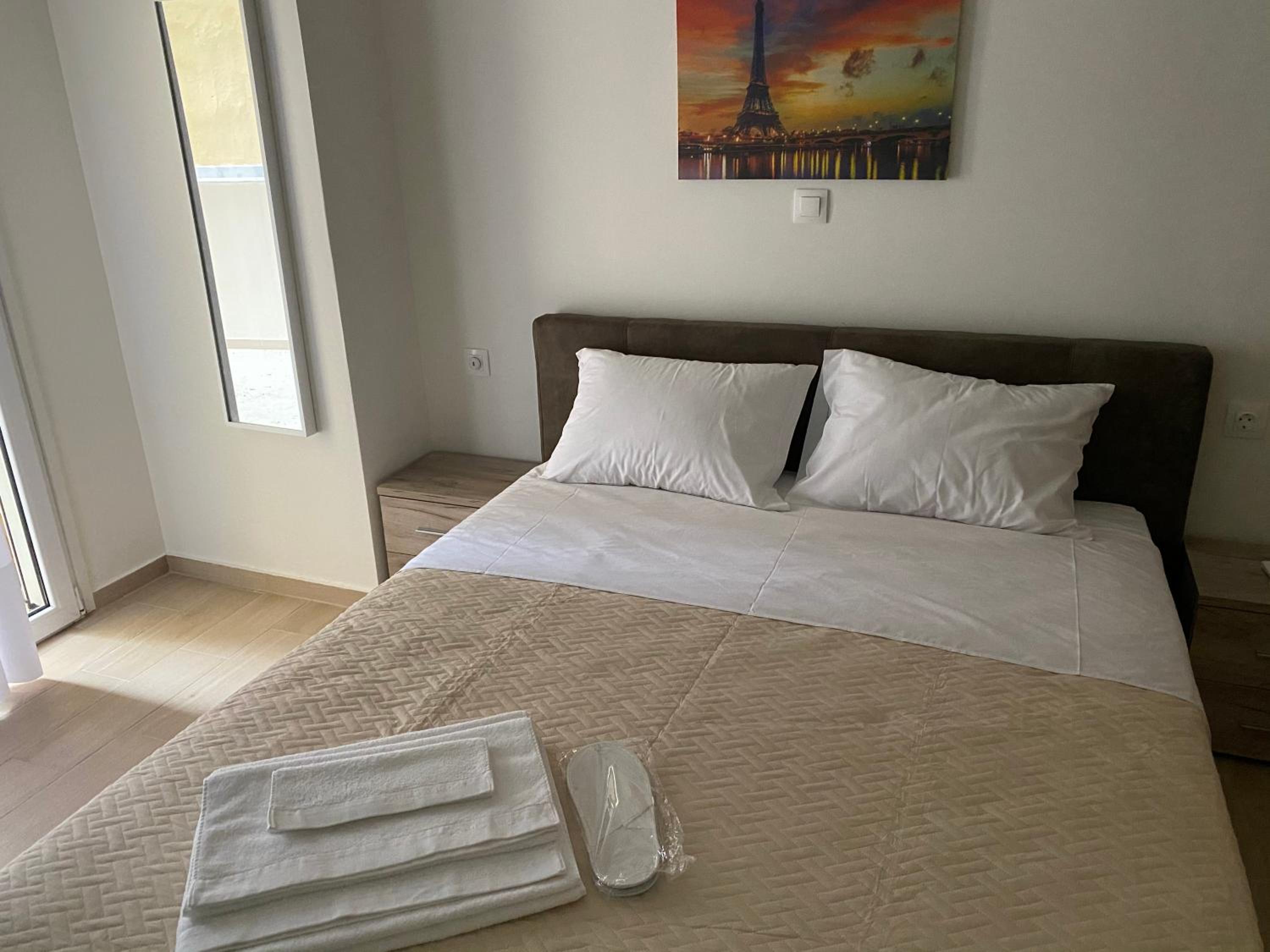 One-Bedroom Apartment - Photo 12