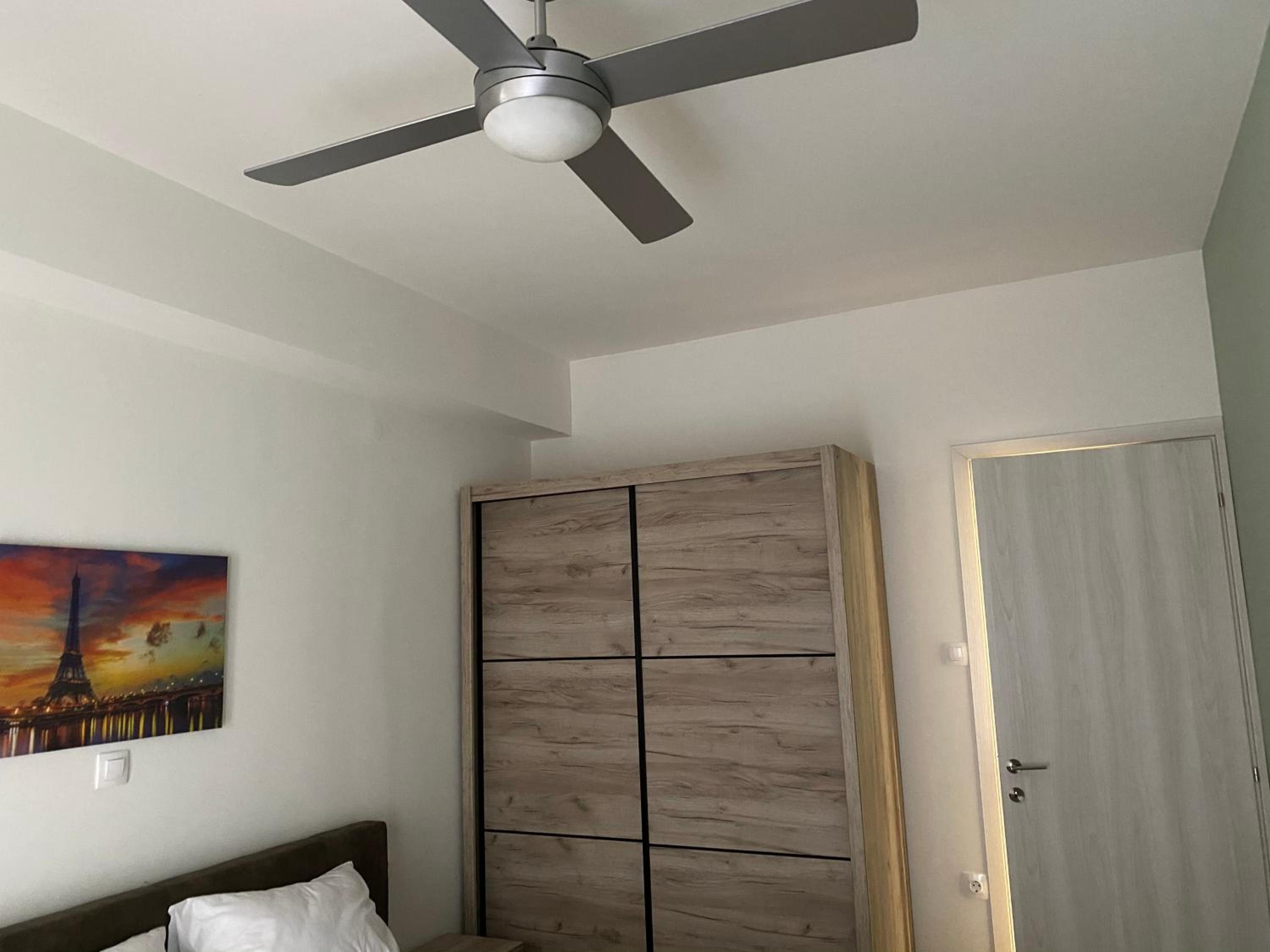 One-Bedroom Apartment - Photo 8