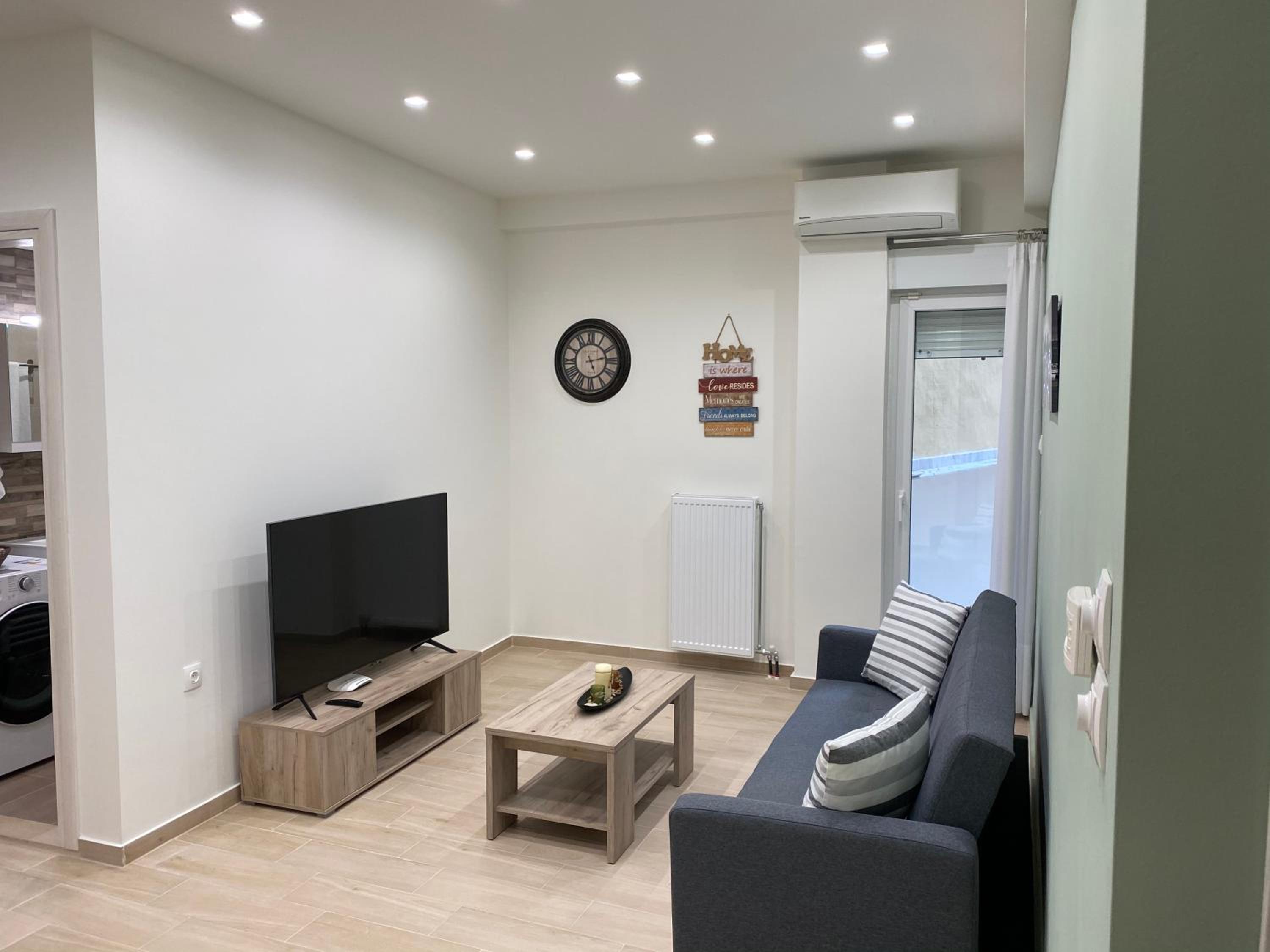 One-Bedroom Apartment - Photo 4