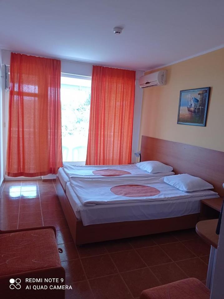 Double Room with Balcony - Photo 1
