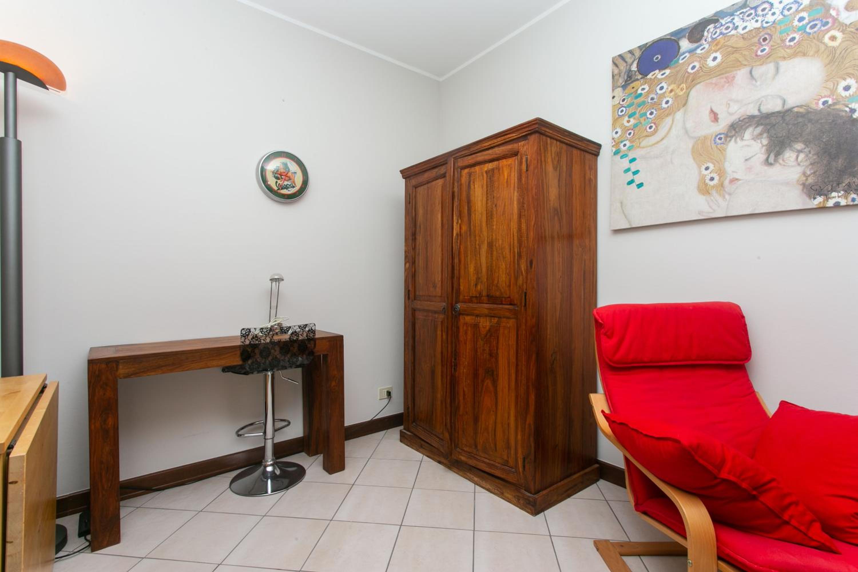 One-Bedroom Apartment - Photo 16