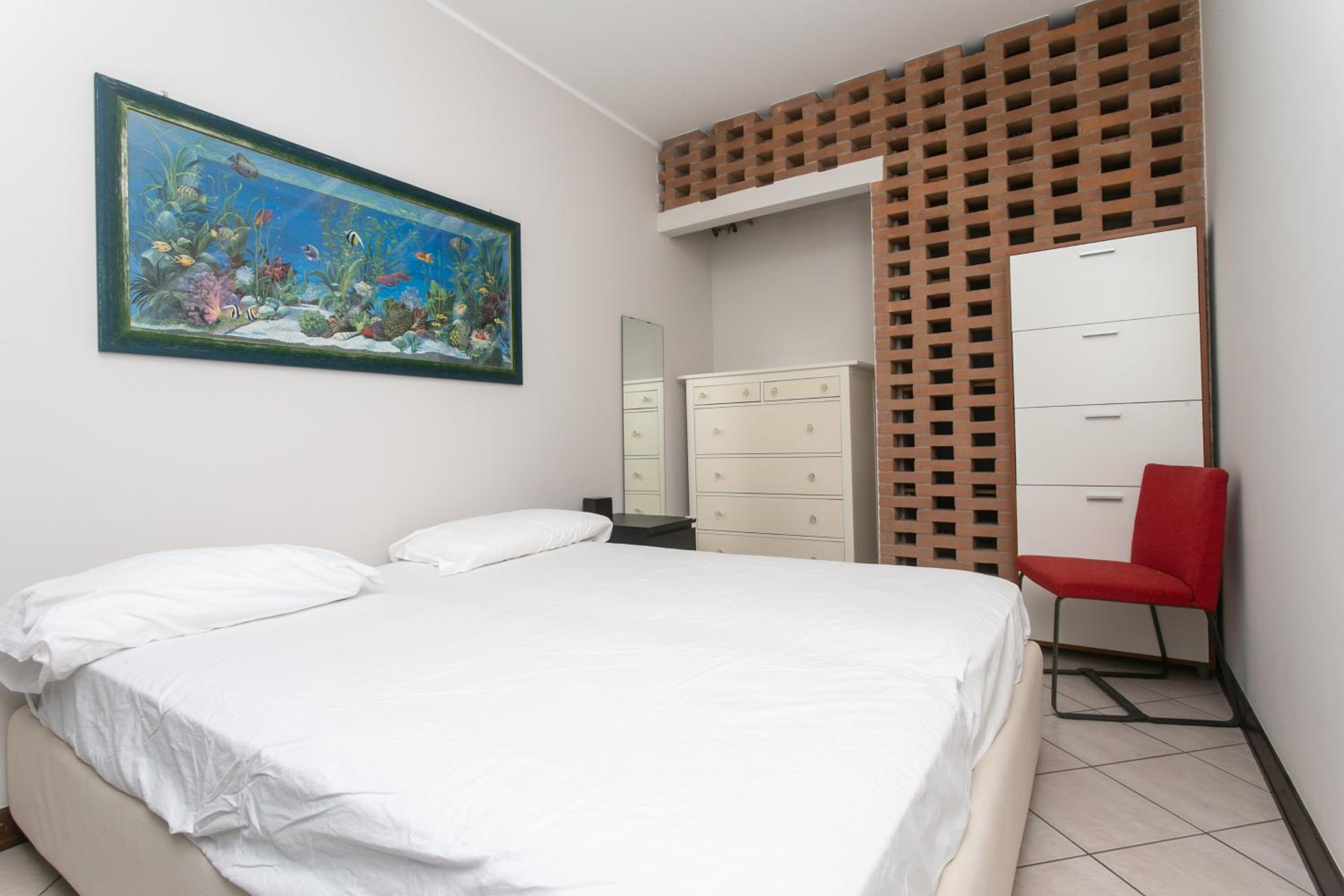 One-Bedroom Apartment - Photo 5