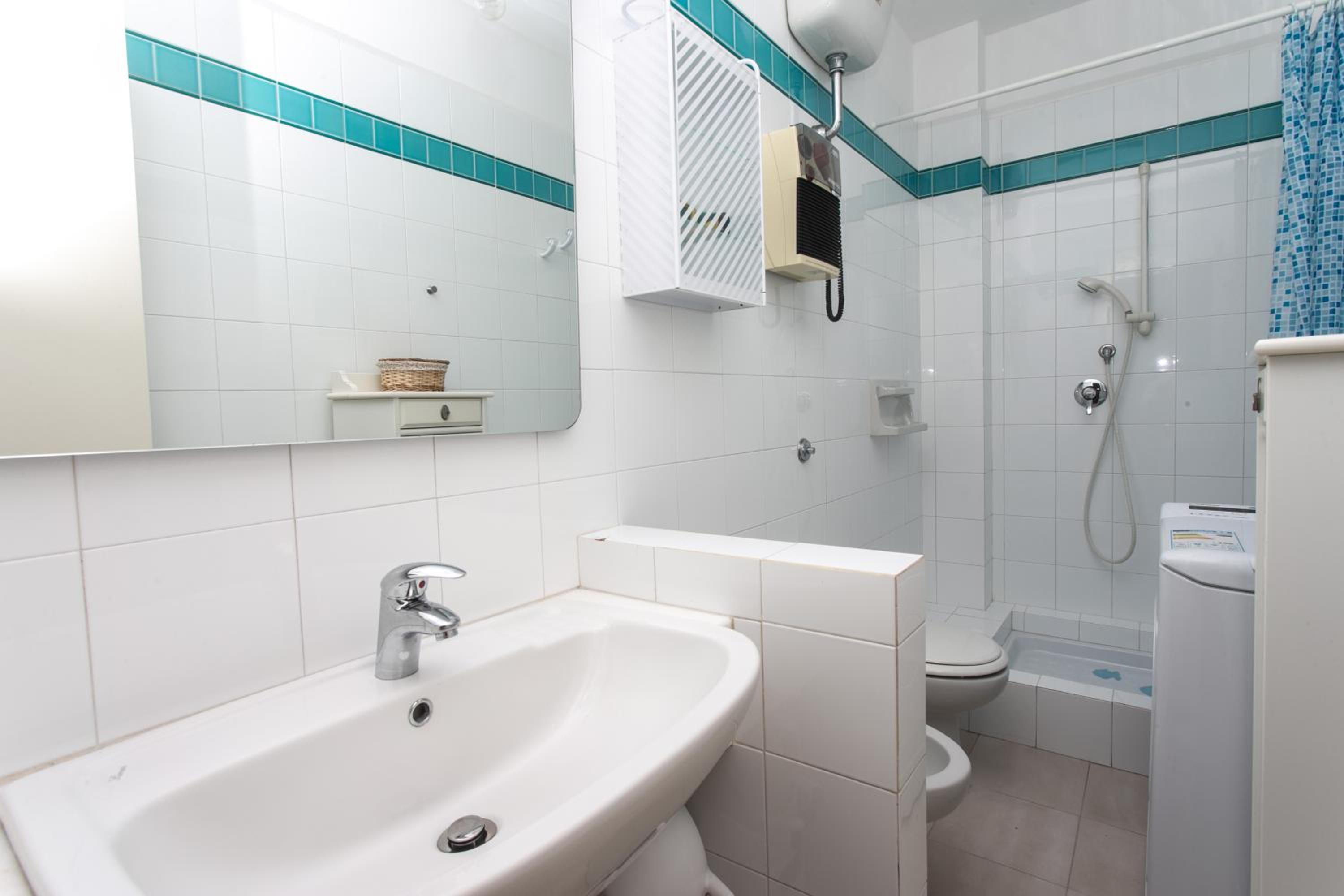 One-Bedroom Apartment - Photo 11