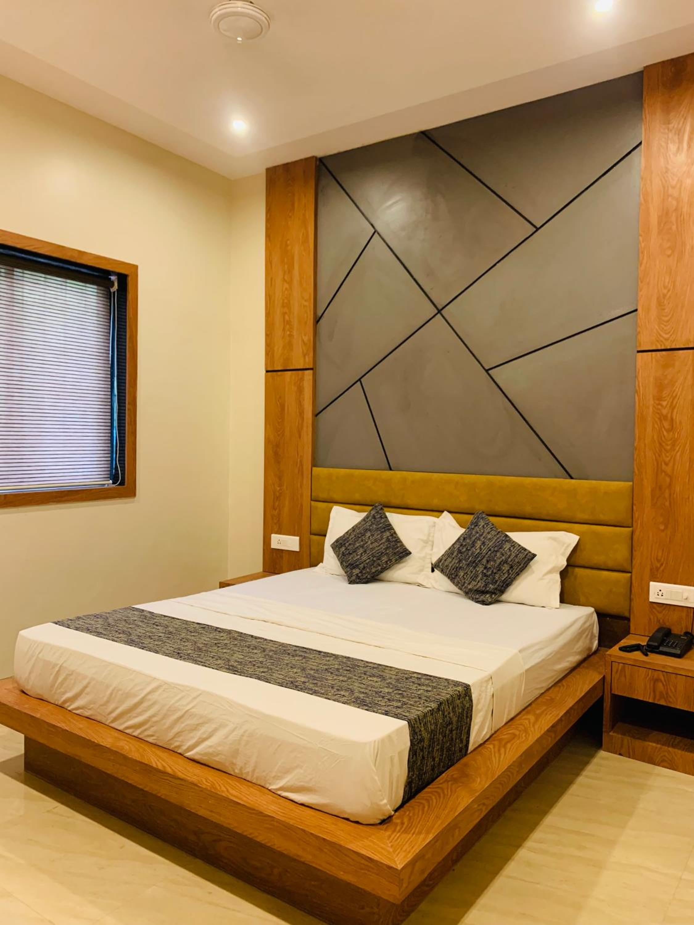 Deluxe King Room