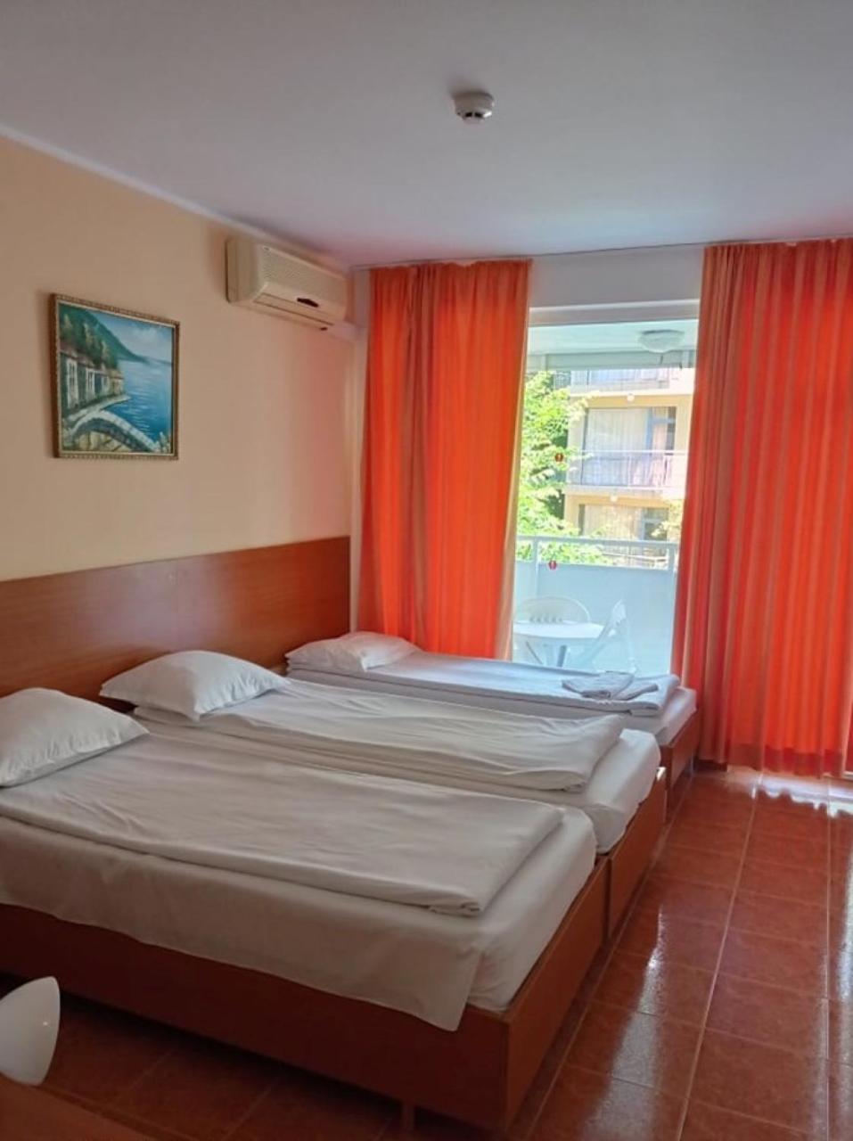 Triple Room with Balcony - Photo 1