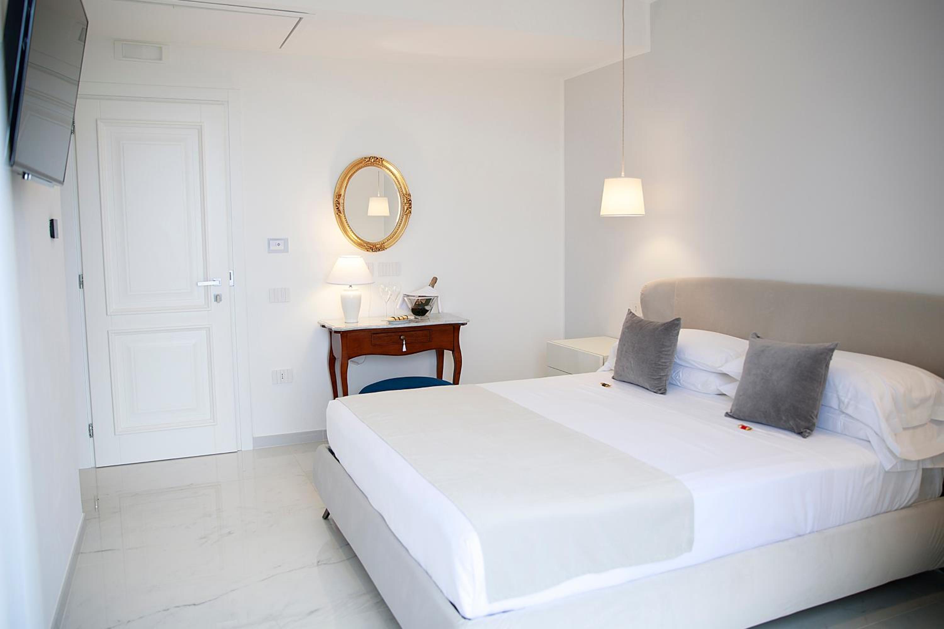 Double Room with Sea View - Photo 4