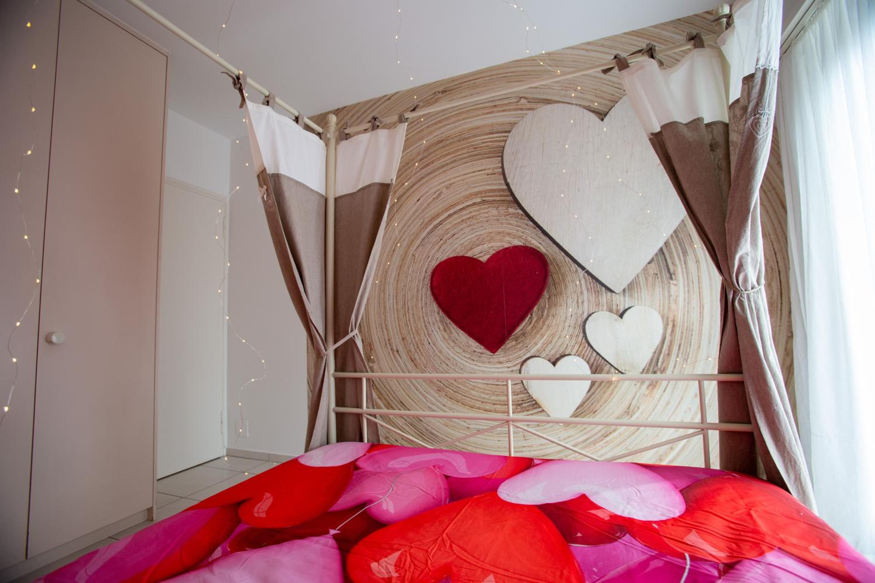 One-Bedroom Apartment - Photo 18