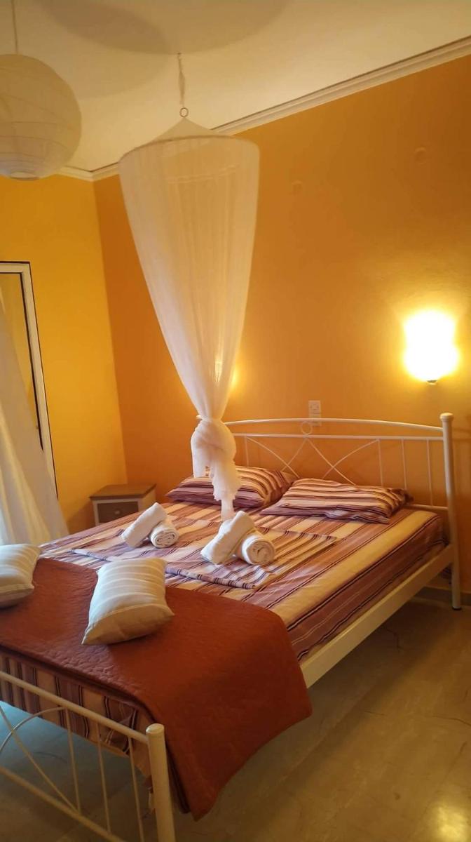 One-Bedroom House photo 1