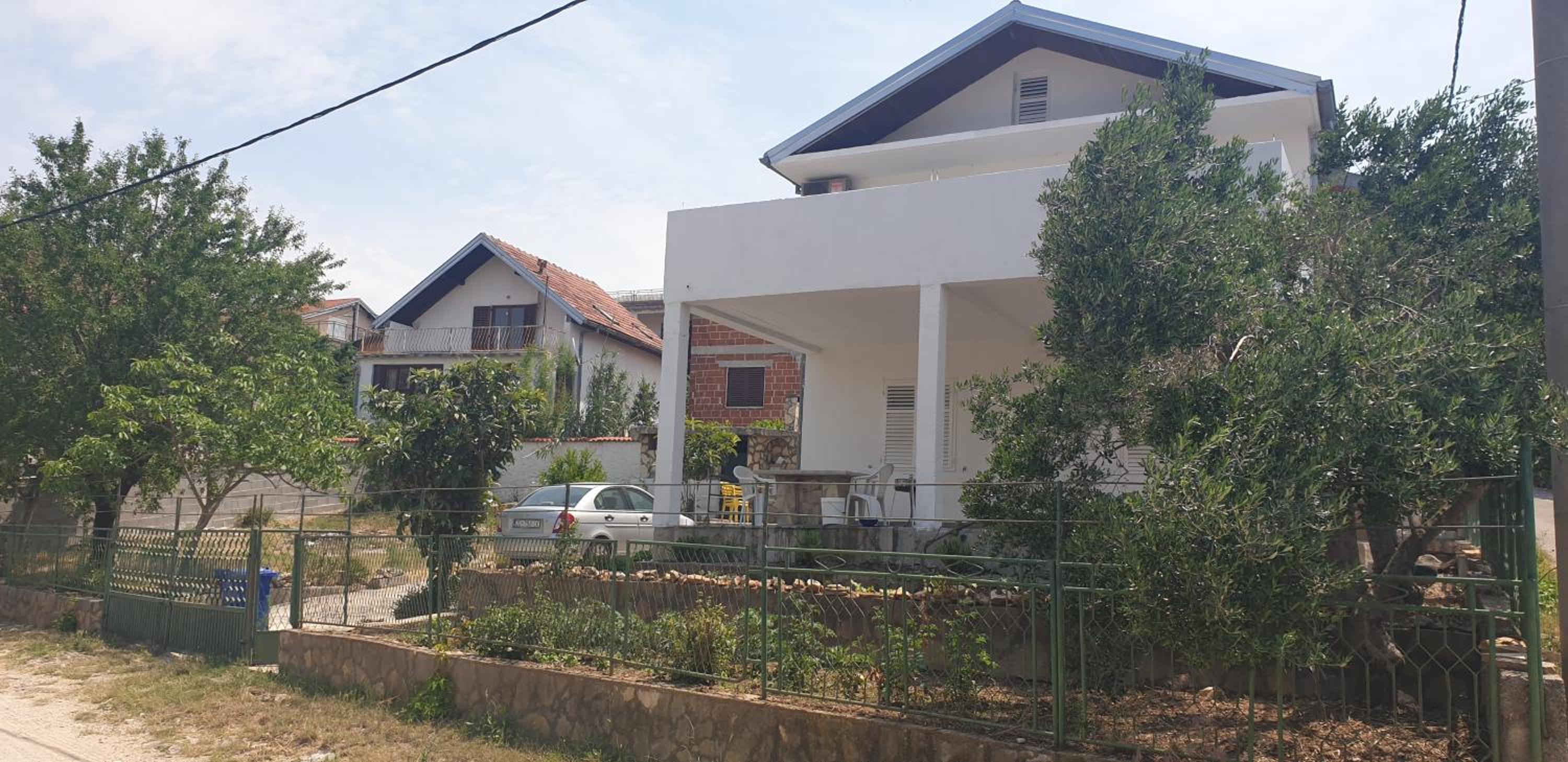 Apartment with Terrace - Photo 12
