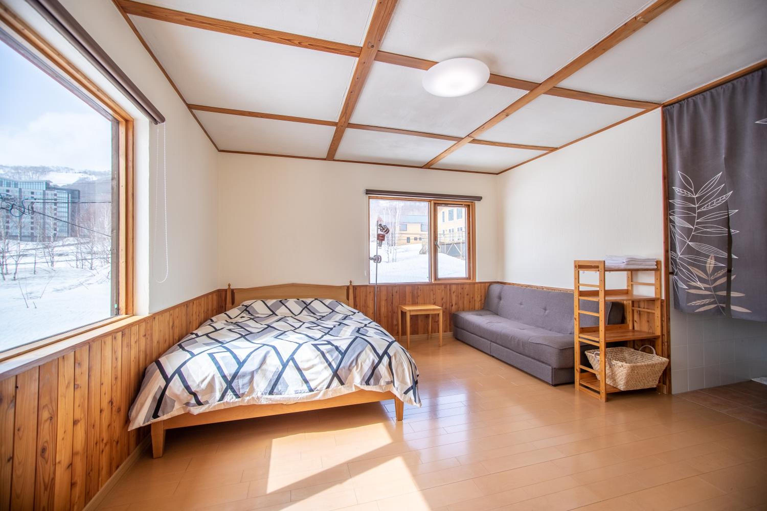 4-Bedroom House - Photo 10