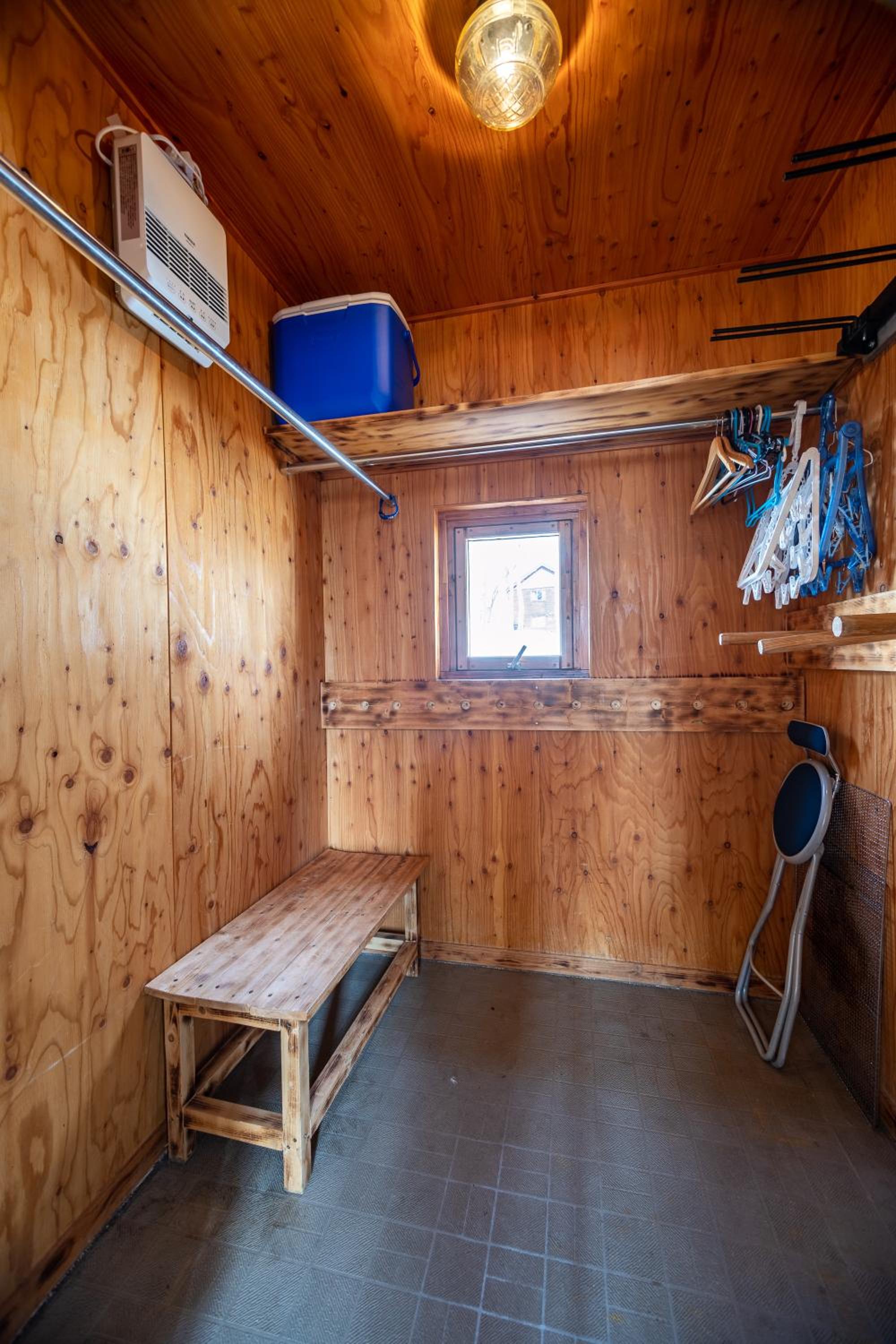 4-Bedroom House - Photo 15