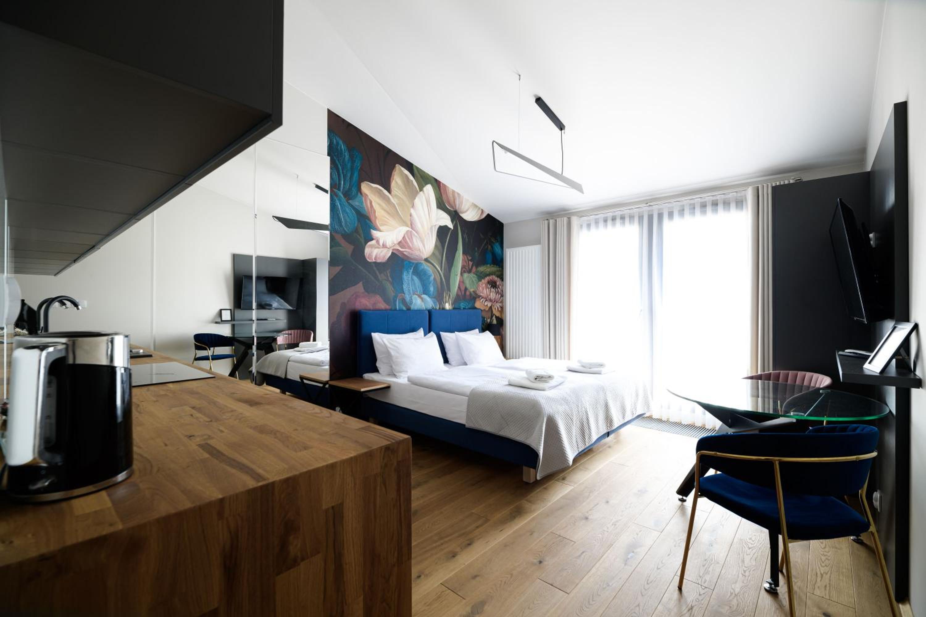 King Studio - Photo 1