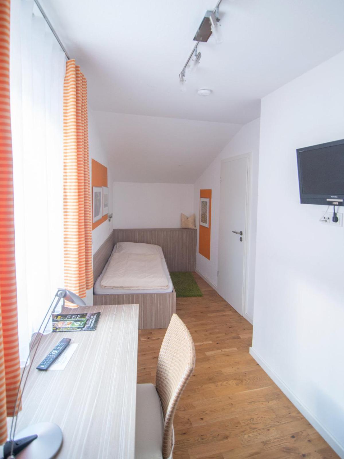 Single Room photo 2