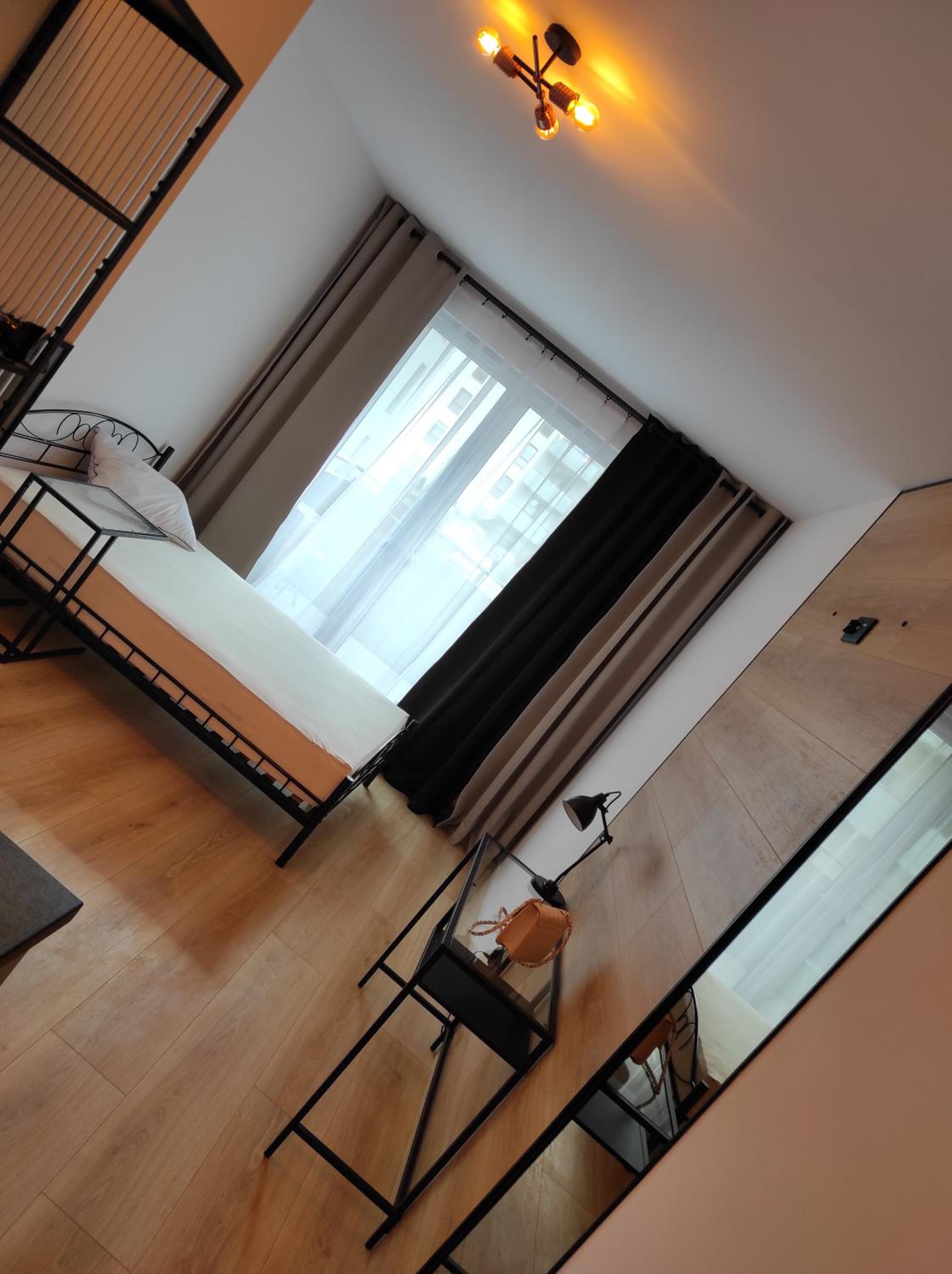 Apartment with Balcony - Photo 4