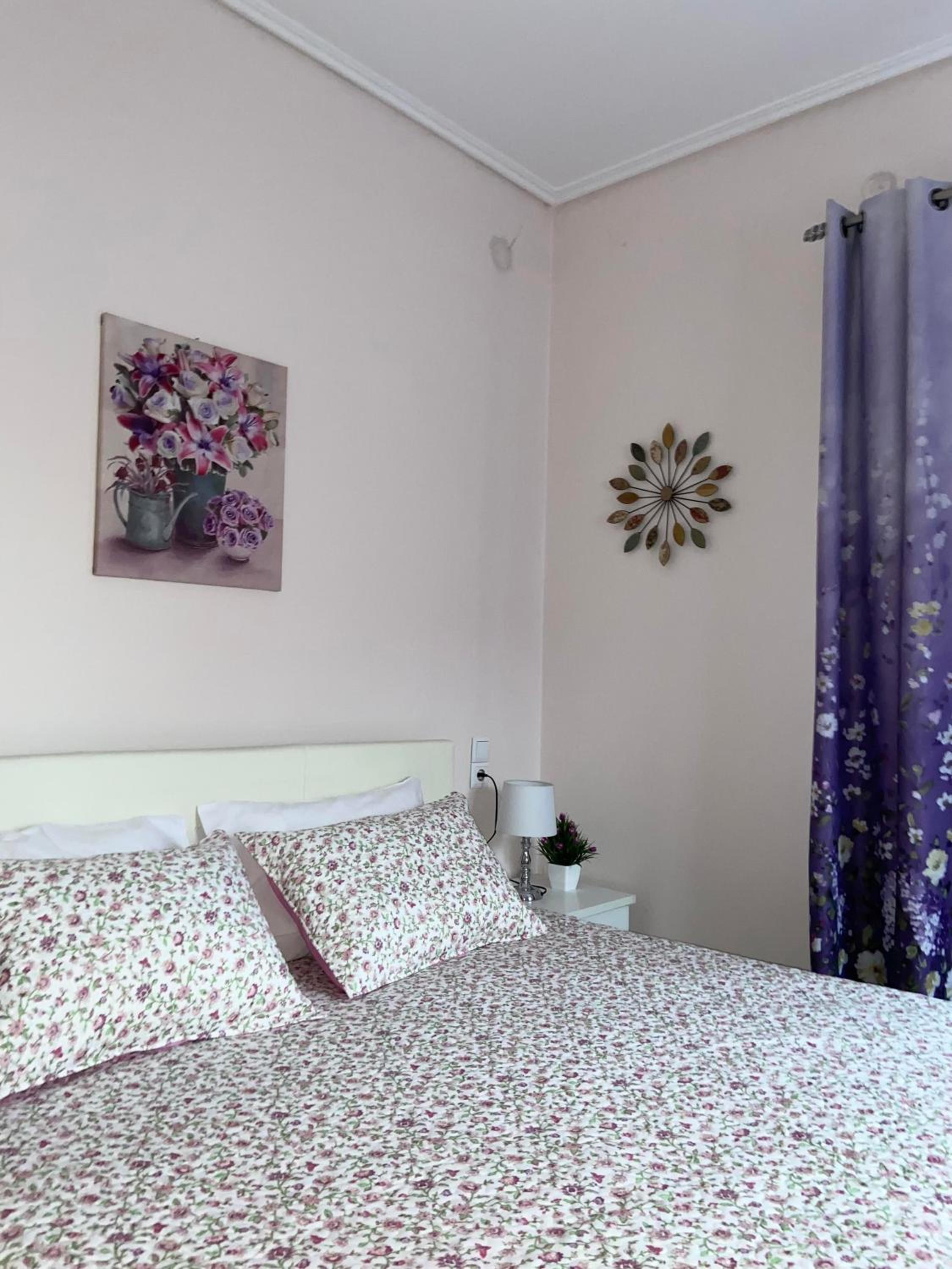 Two-Bedroom House - Photo 9