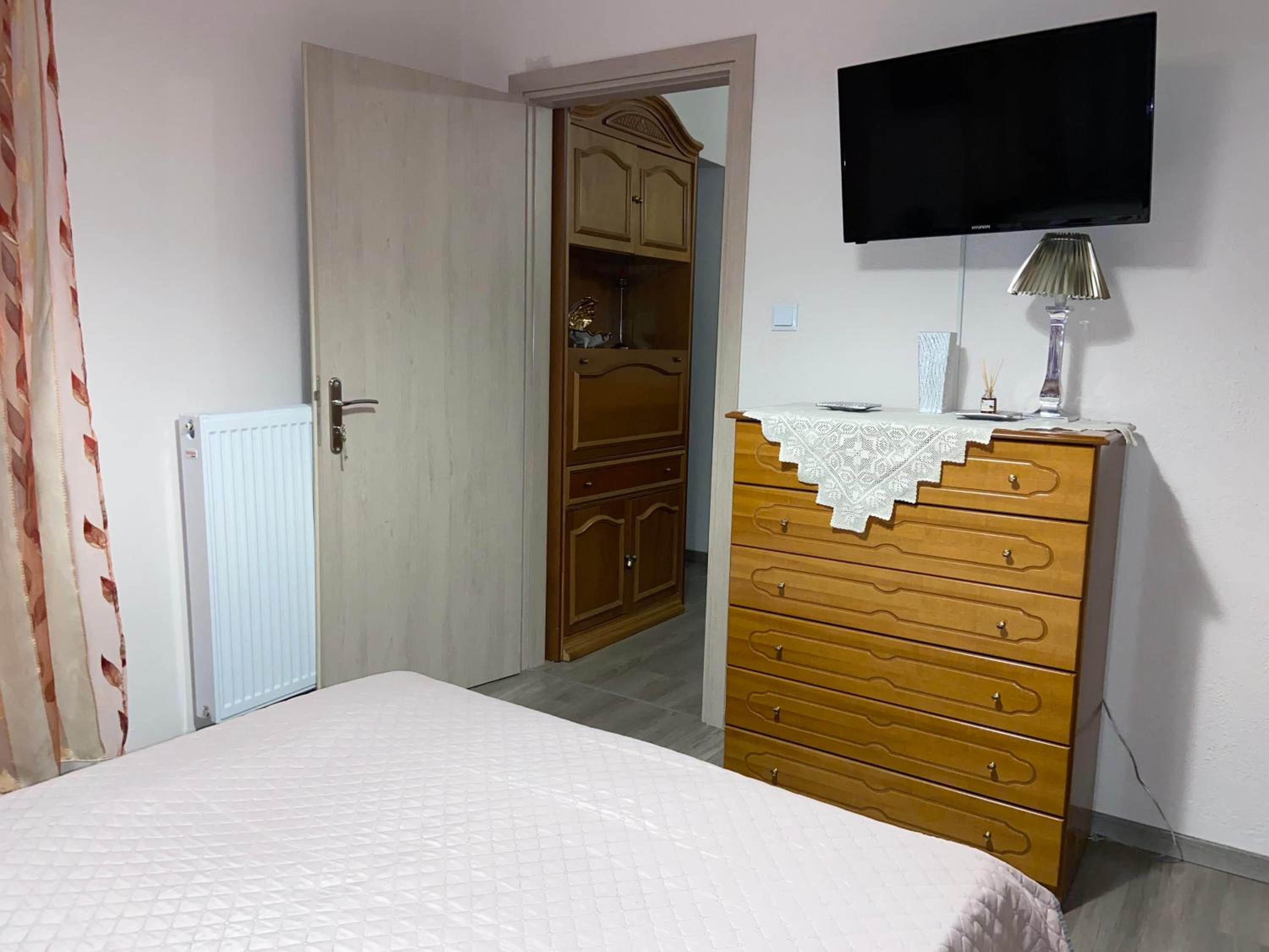Two-Bedroom House - Photo 25