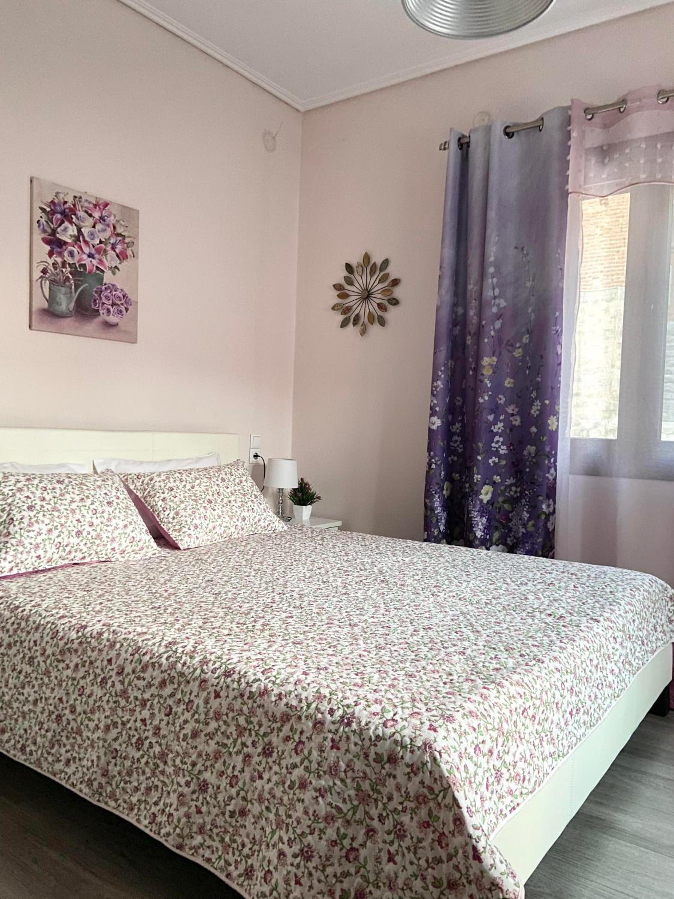 Two-Bedroom House - Photo 20