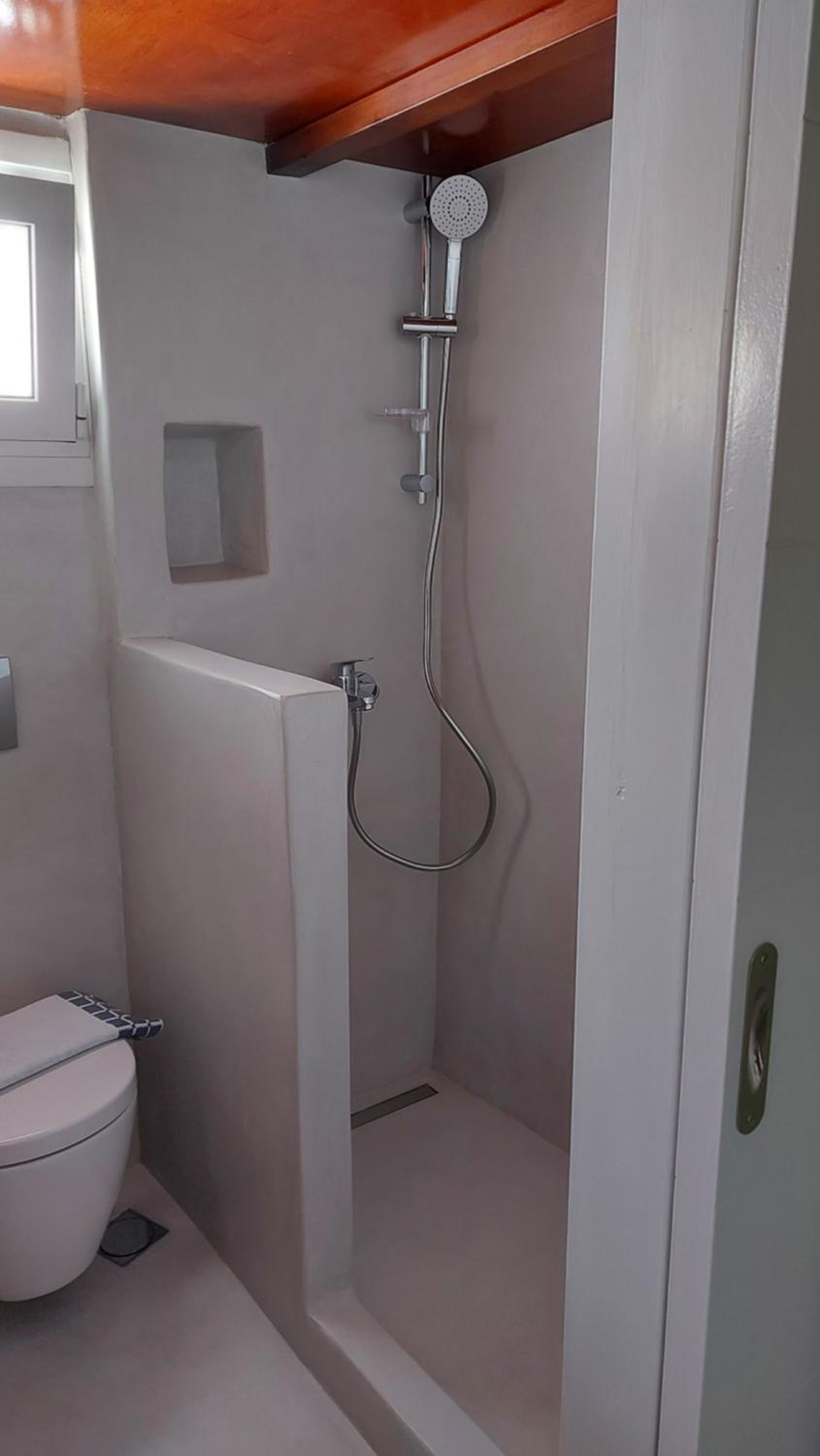 One-Bedroom Apartment - Photo 10