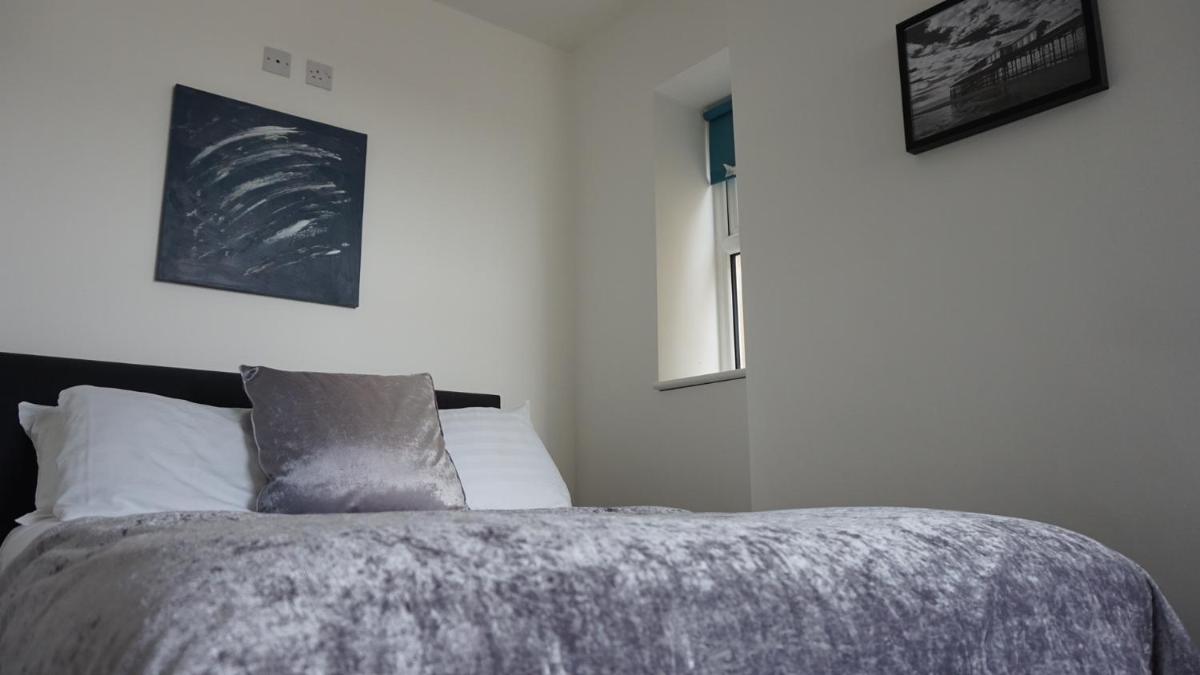 Two-Bedroom Apartment - Photo 1