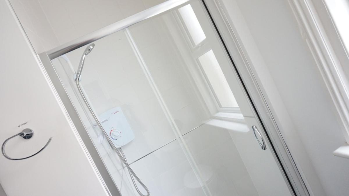 Two-Bedroom Apartment - Photo 2